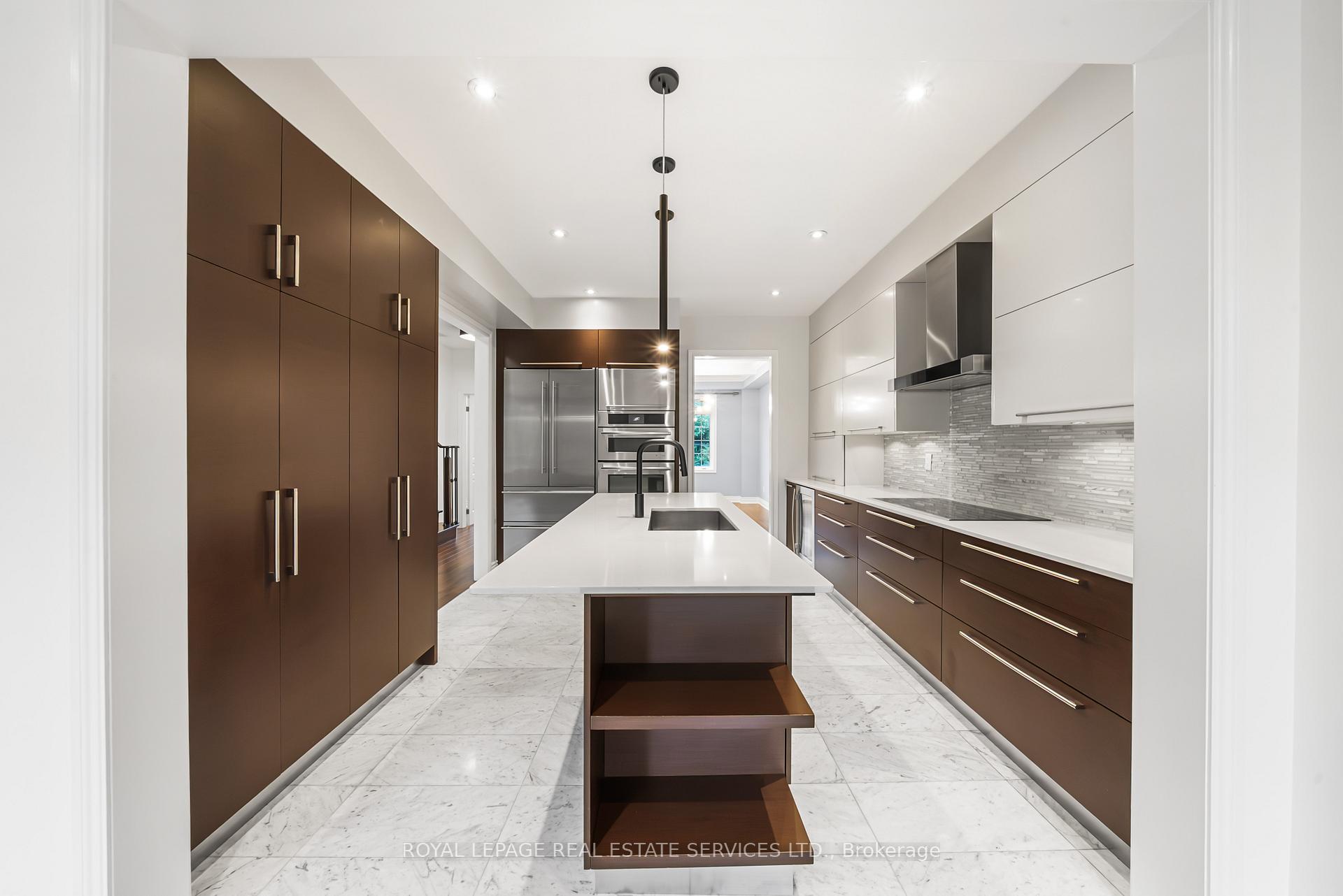 Photo 6 of 2083 Grange Drive, Mississauga, Cooksville — HOMEH