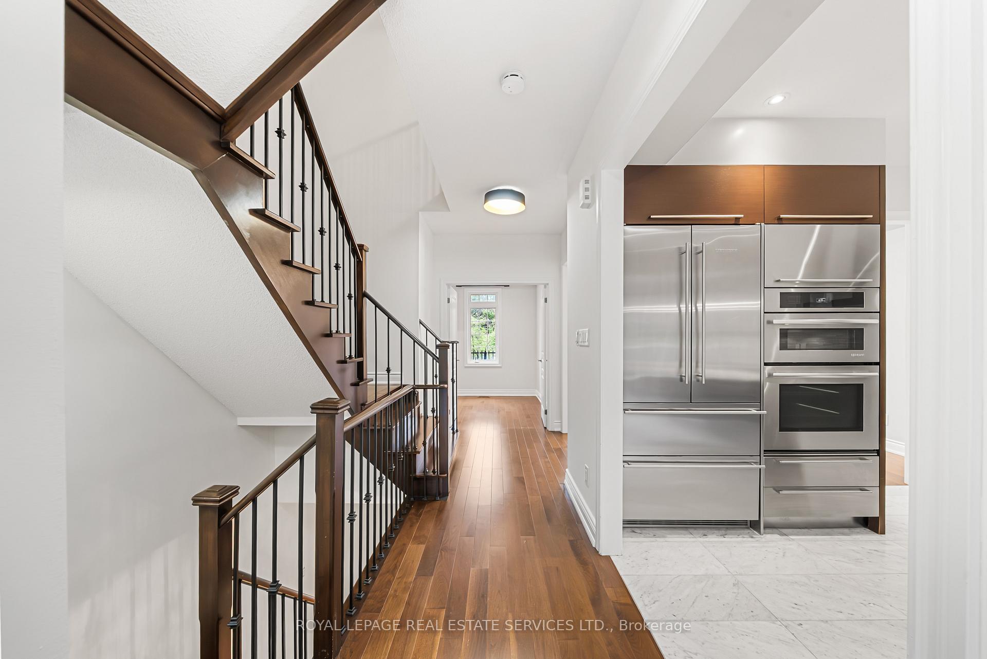 Photo 13 of 2083 Grange Drive, Mississauga, Cooksville — HOMEH