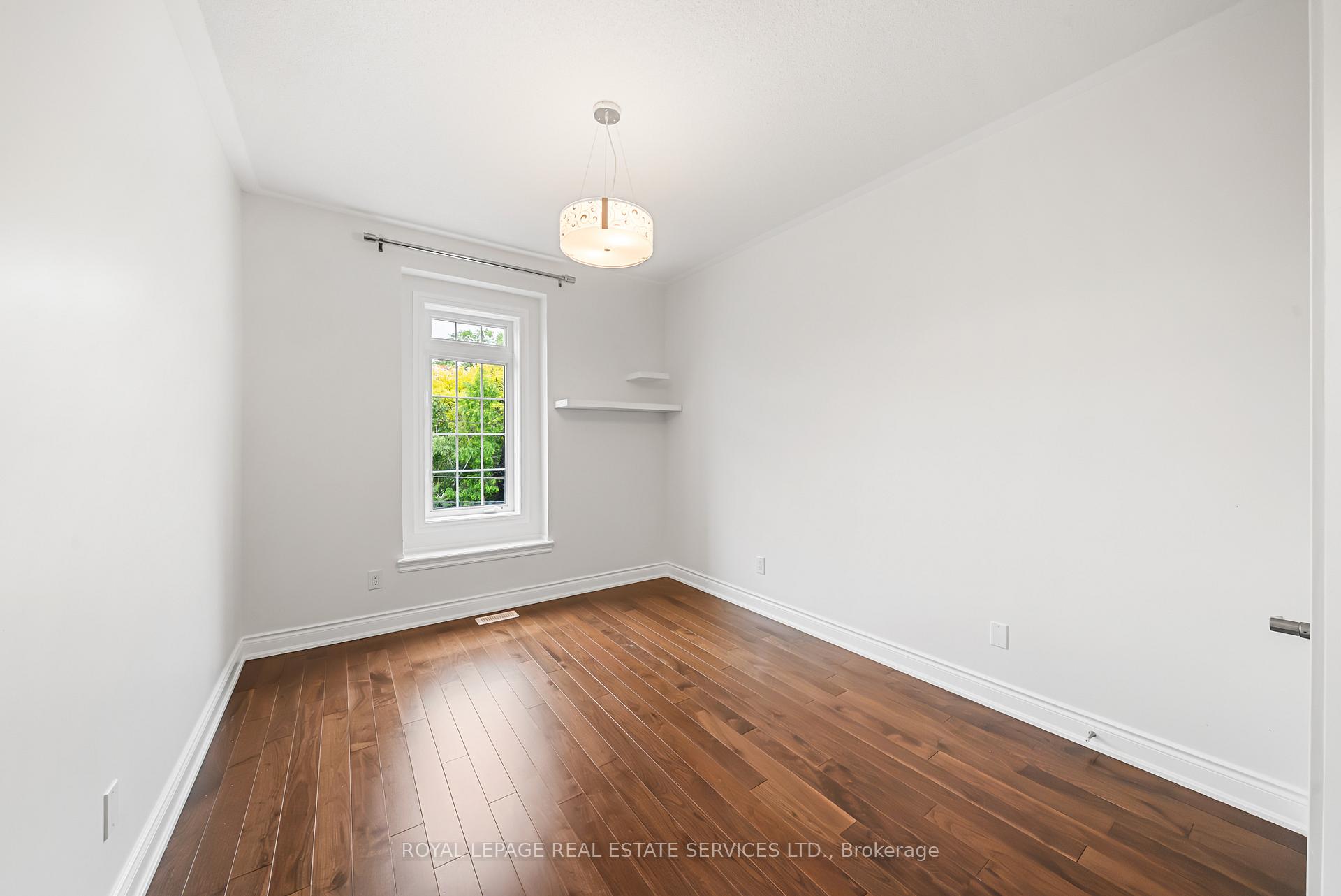 Photo 32 of 2083 Grange Drive, Mississauga, Cooksville — HOMEH