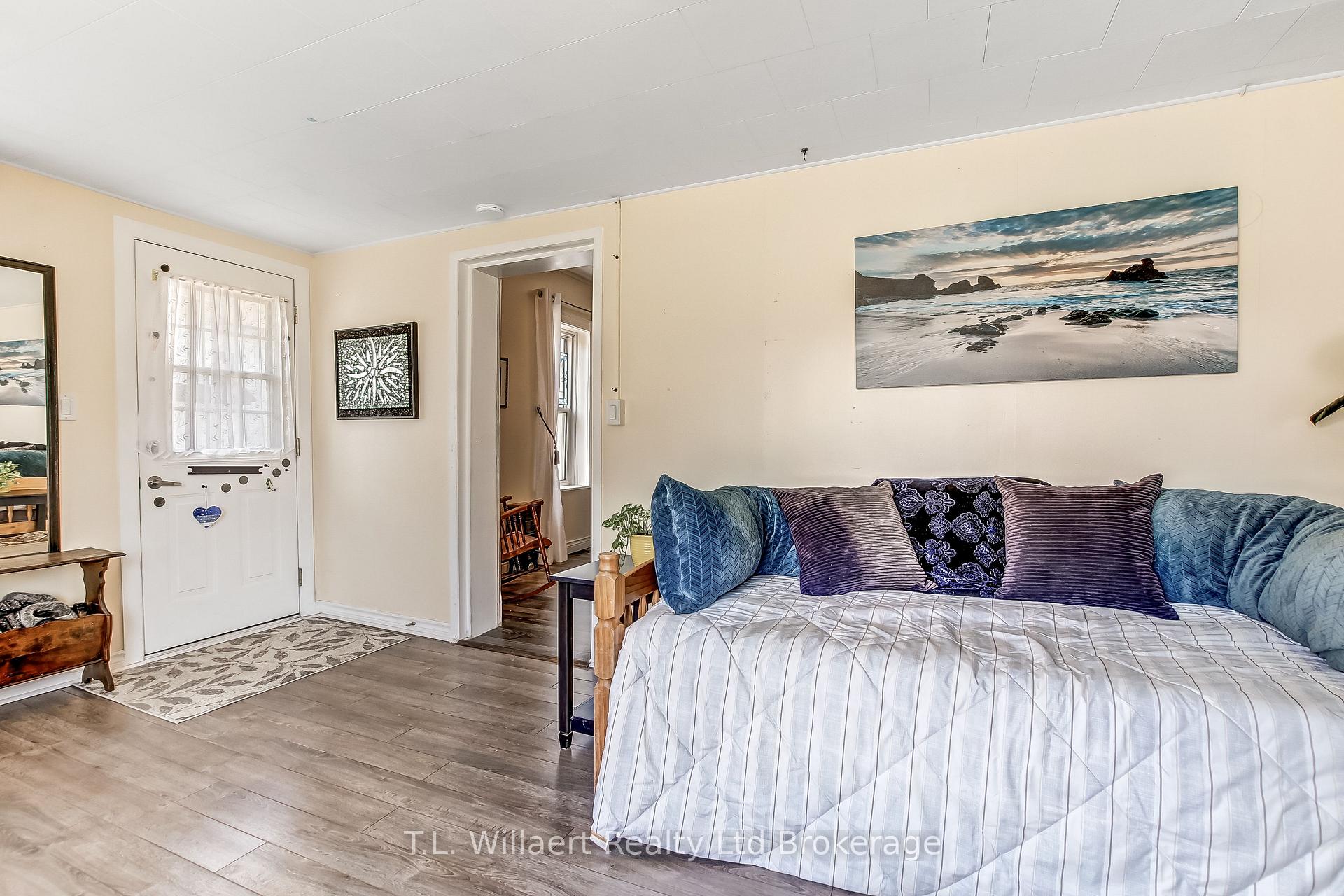 Photo 6 of 17 Potters Road, Tillsonburg — HOMEH
