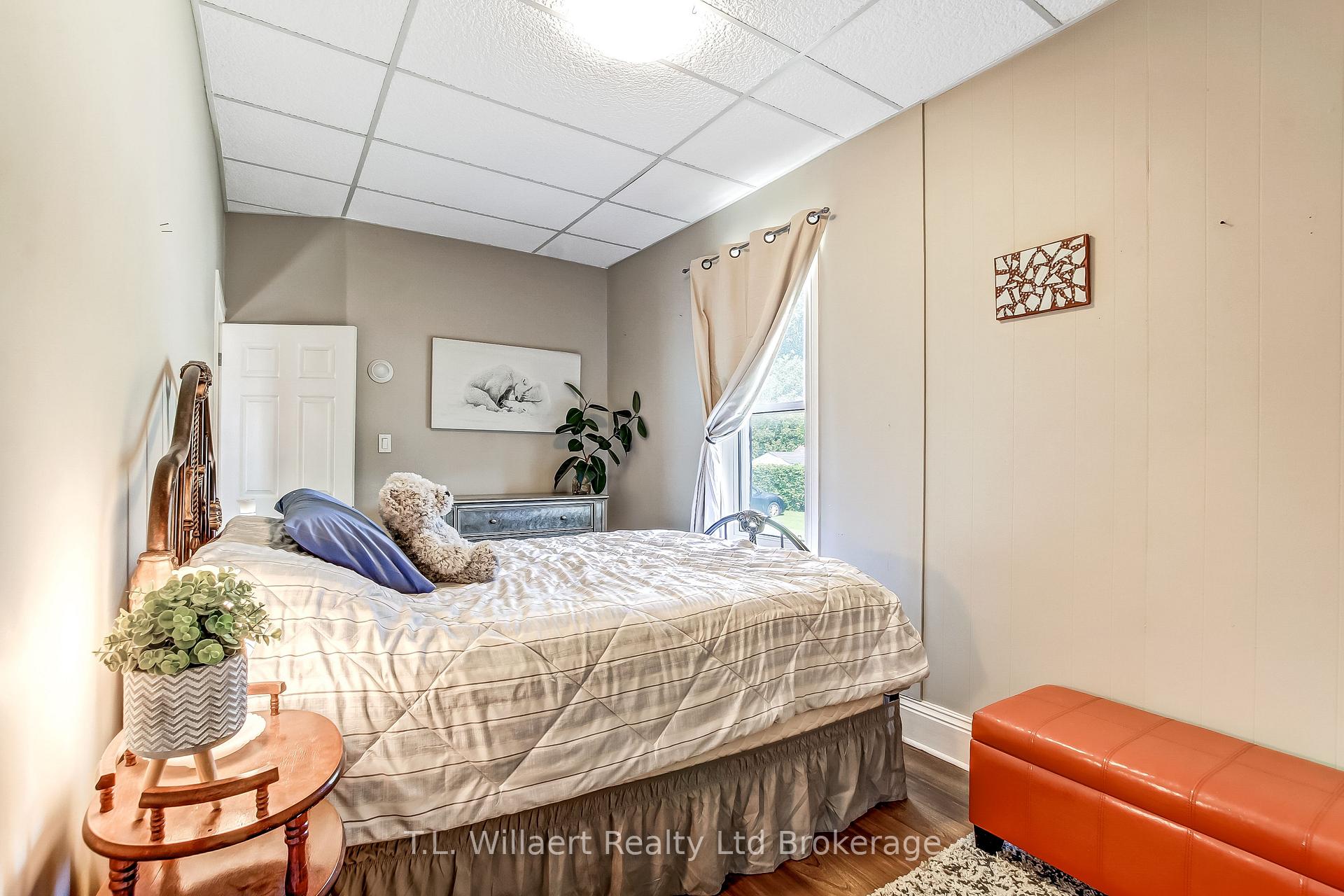 Photo 7 of 17 Potters Road, Tillsonburg — HOMEH