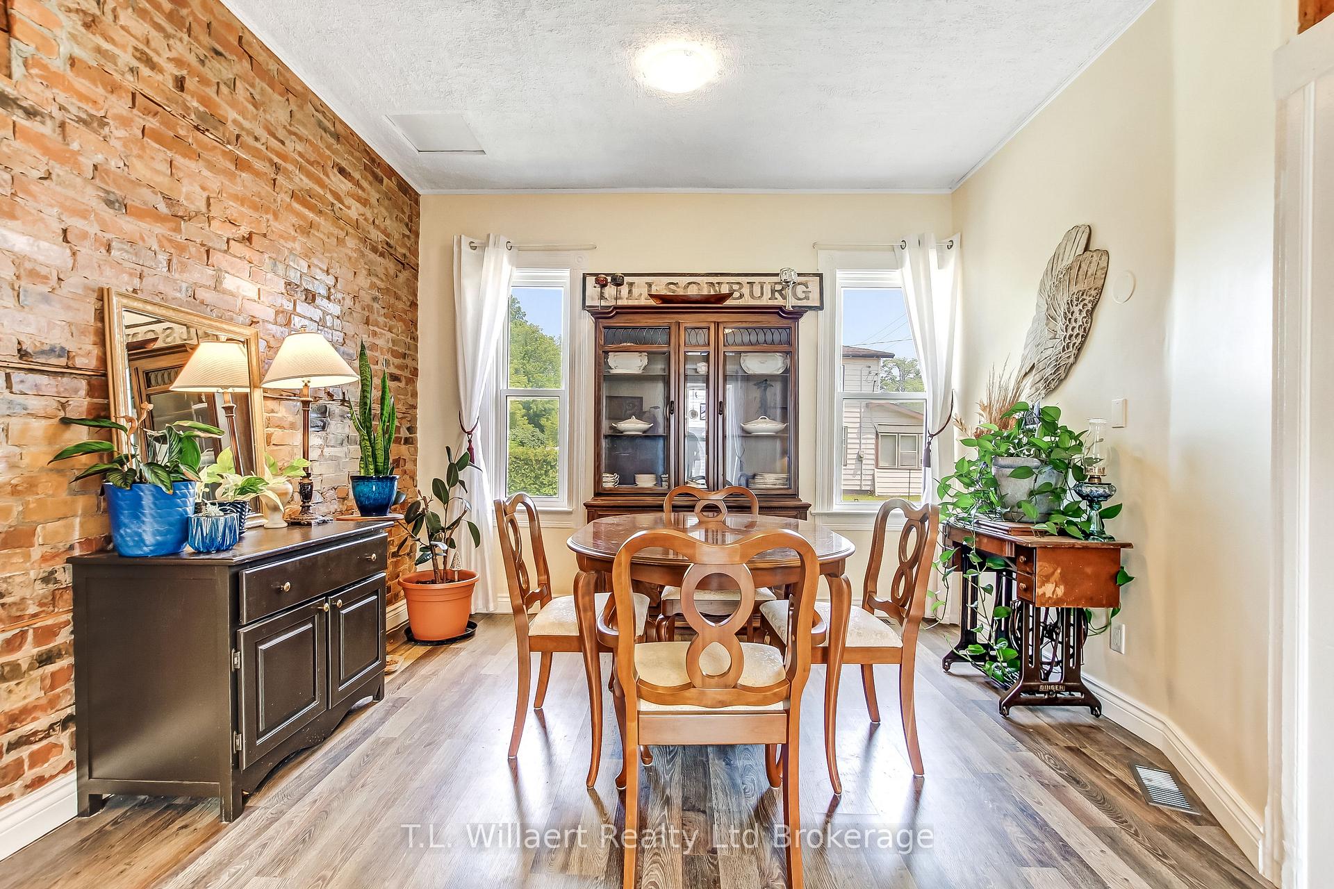 Photo 11 of 17 Potters Road, Tillsonburg — HOMEH