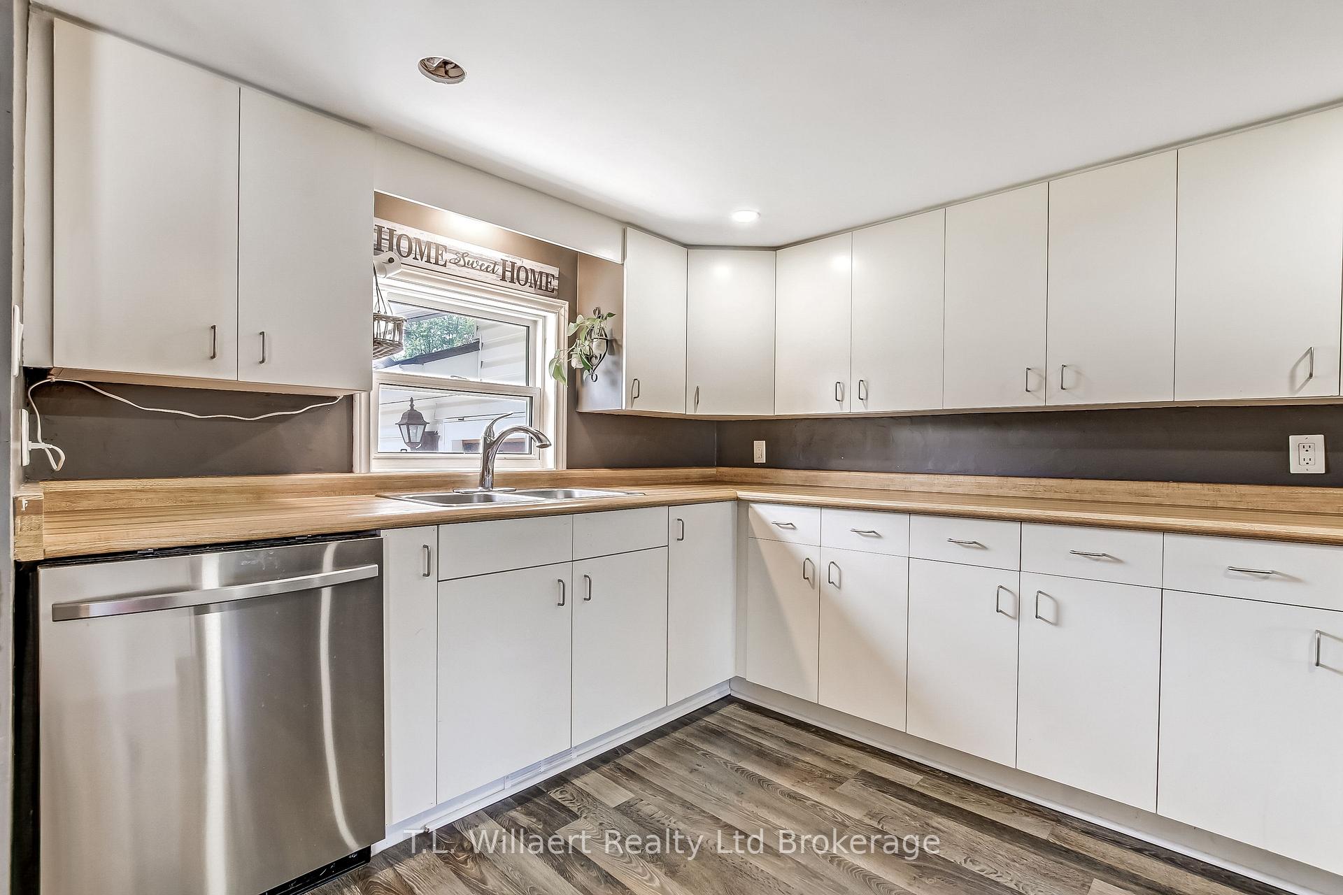 Photo 12 of 17 Potters Road, Tillsonburg — HOMEH