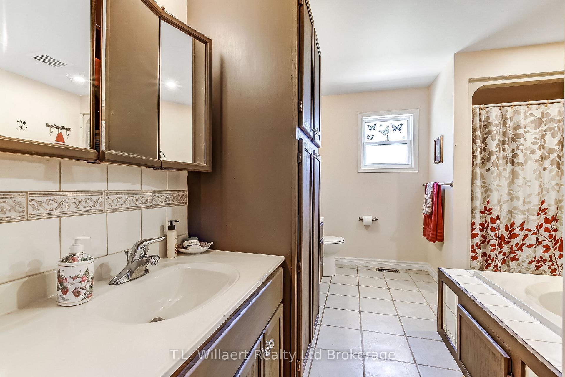 Photo 14 of 17 Potters Road, Tillsonburg — HOMEH