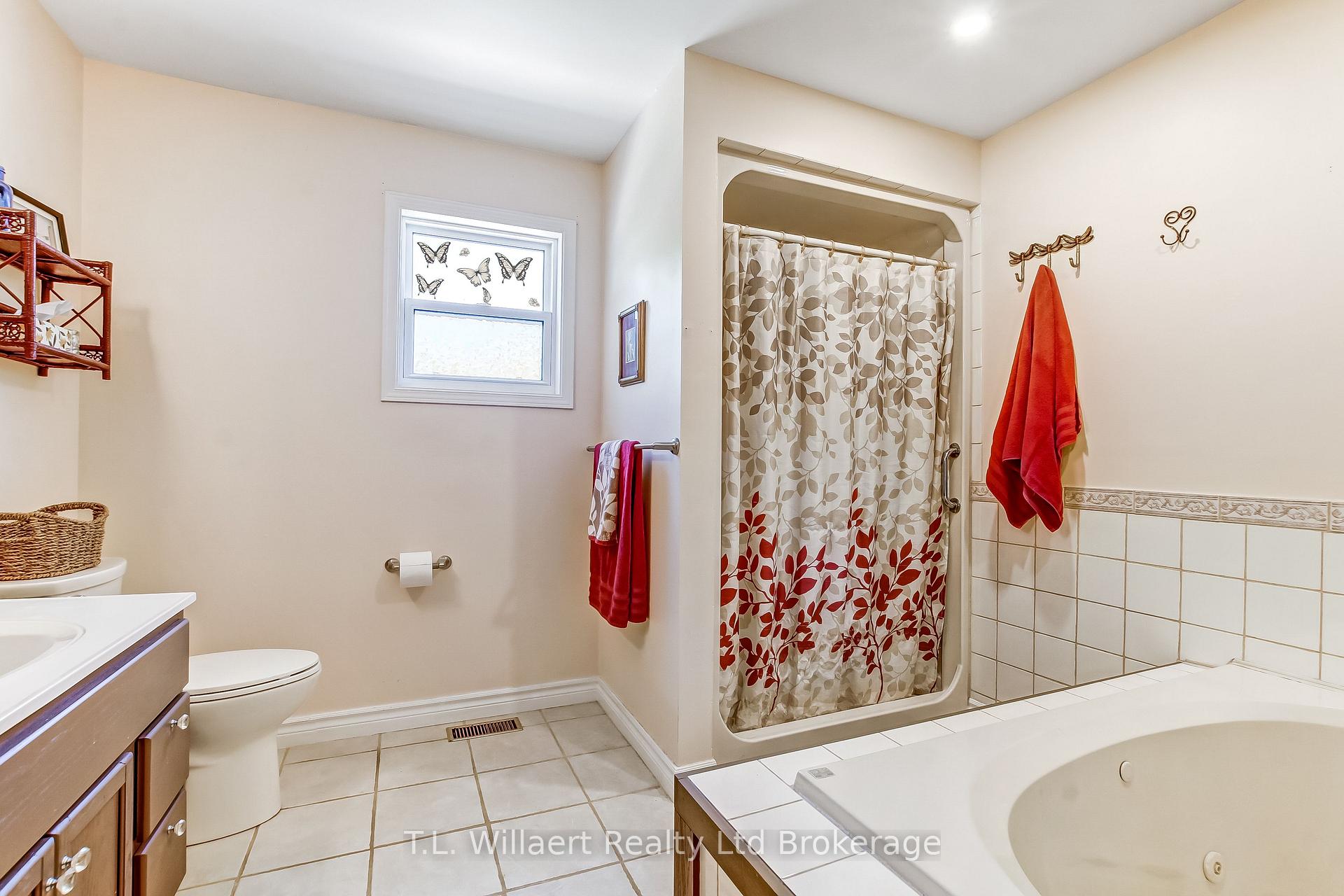 Photo 15 of 17 Potters Road, Tillsonburg — HOMEH