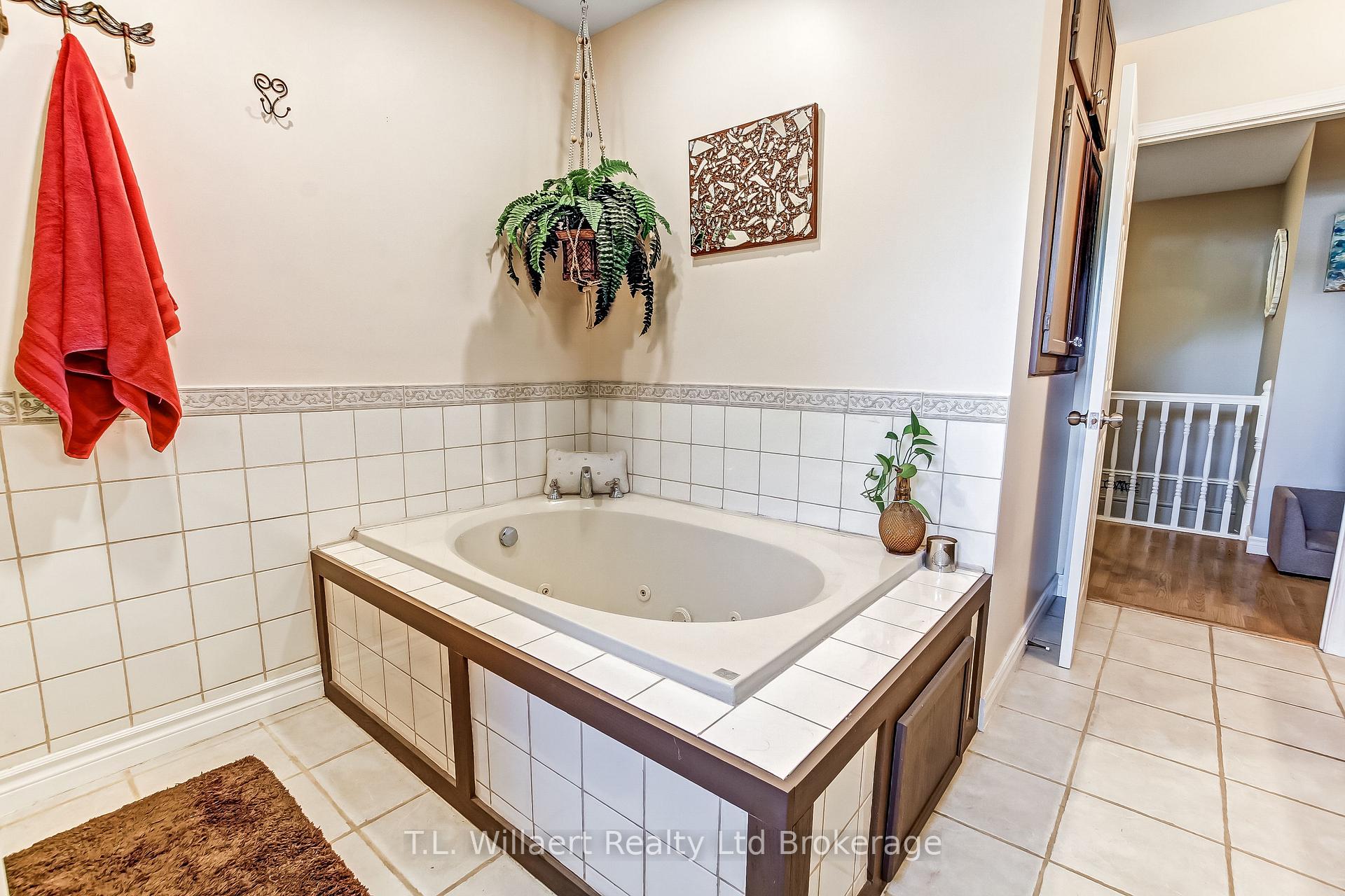Photo 16 of 17 Potters Road, Tillsonburg — HOMEH