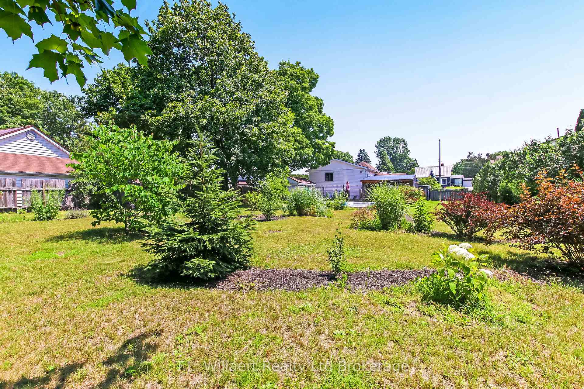 Photo 32 of 17 Potters Road, Tillsonburg — HOMEH