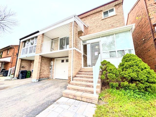 Front of 26 Brownridge Crescent