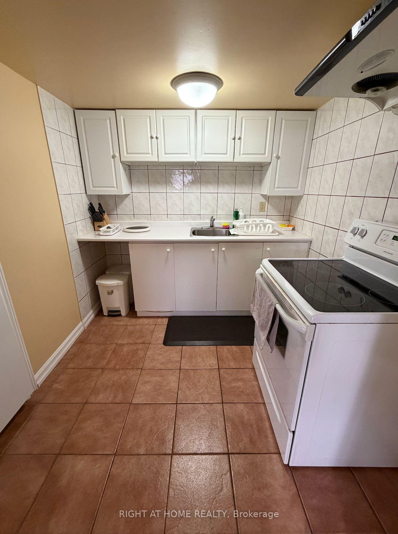 Photo 4 of Unit Basement, 75 Crosland Drive, Scarborough, Wexford-Maryvale — HOMEH