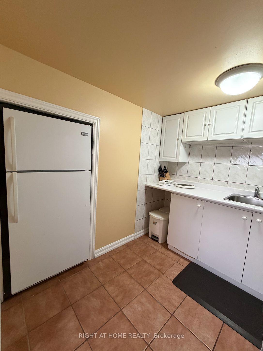 Photo 5 of Unit Basement, 75 Crosland Drive, Scarborough, Wexford-Maryvale — HOMEH