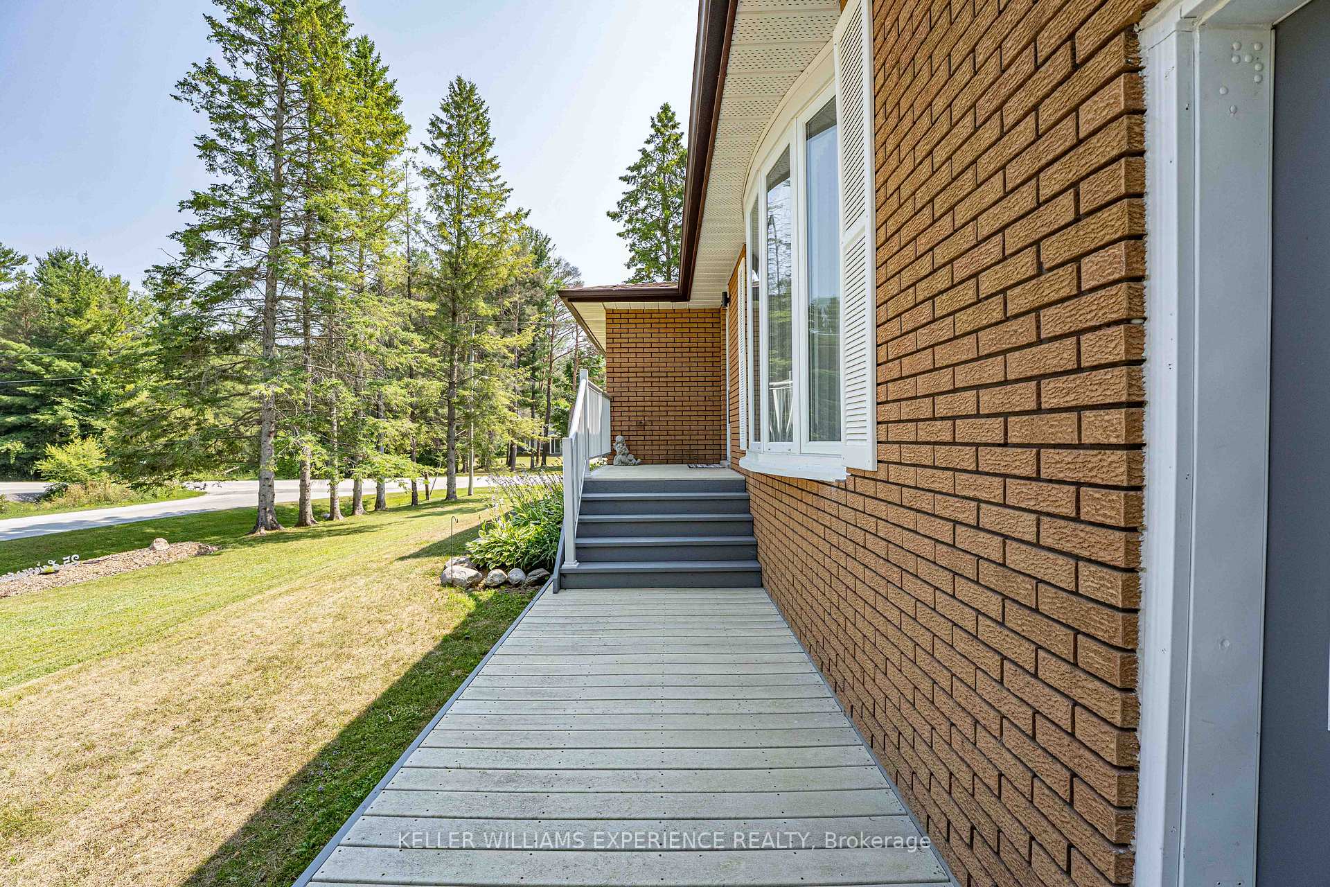 Photo 5 of 25 Lamers Crescent, Clearview, New Lowell — HOMEH