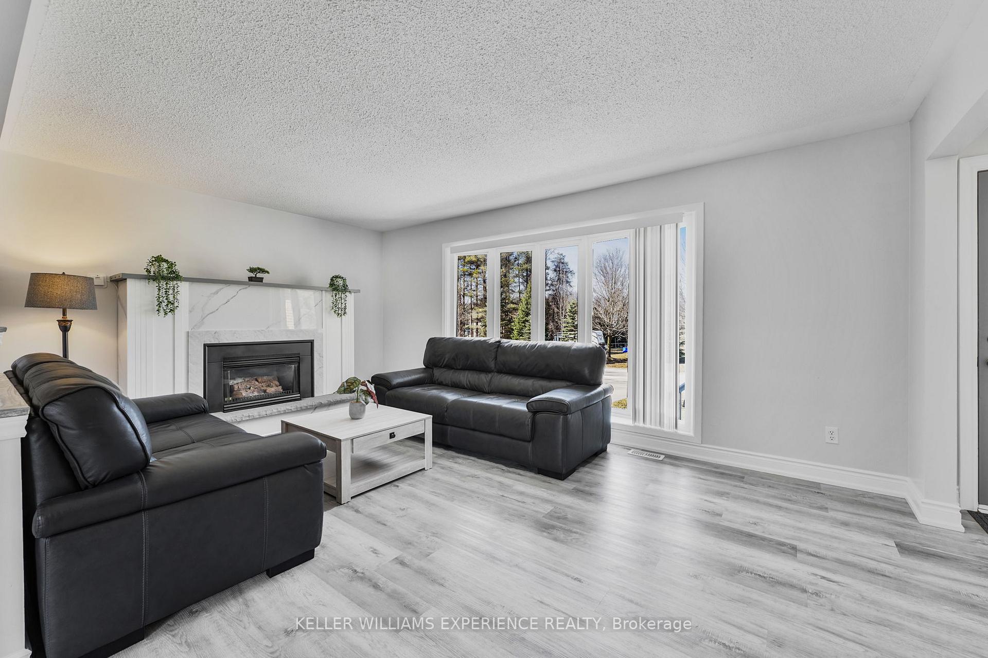 Photo 6 of 25 Lamers Crescent, Clearview, New Lowell — HOMEH
