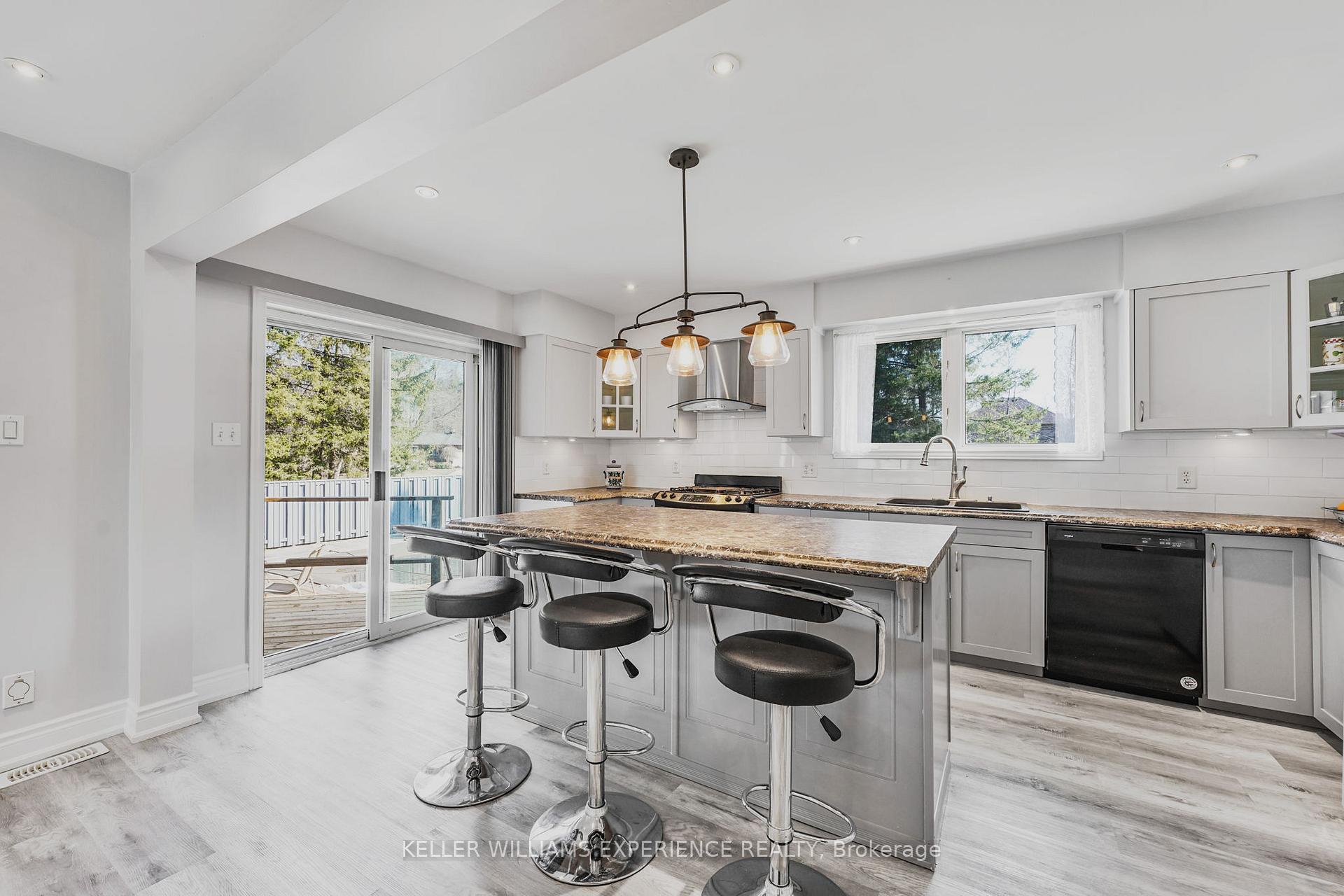 Photo 16 of 25 Lamers Crescent, Clearview, New Lowell — HOMEH