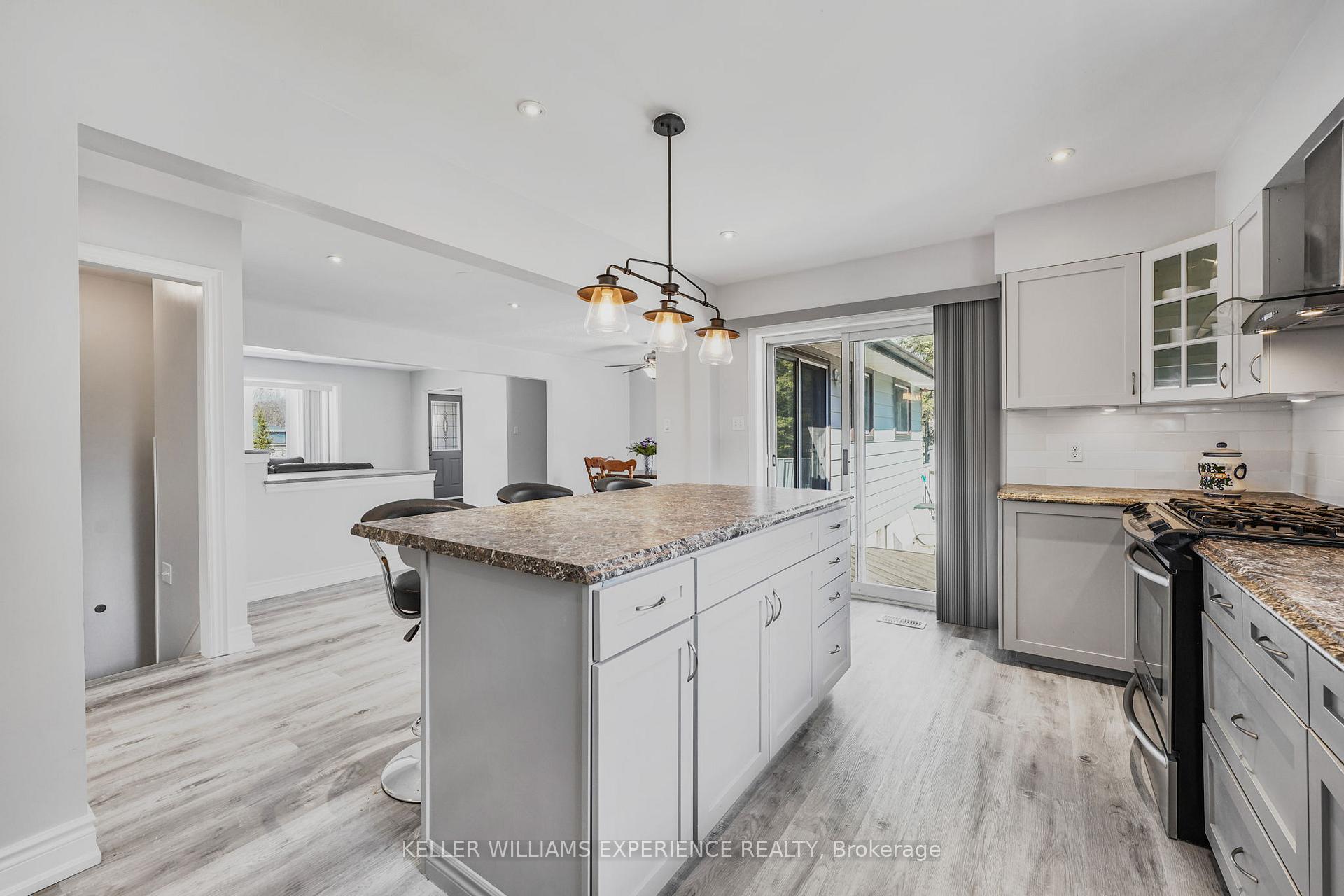 Photo 17 of 25 Lamers Crescent, Clearview, New Lowell — HOMEH