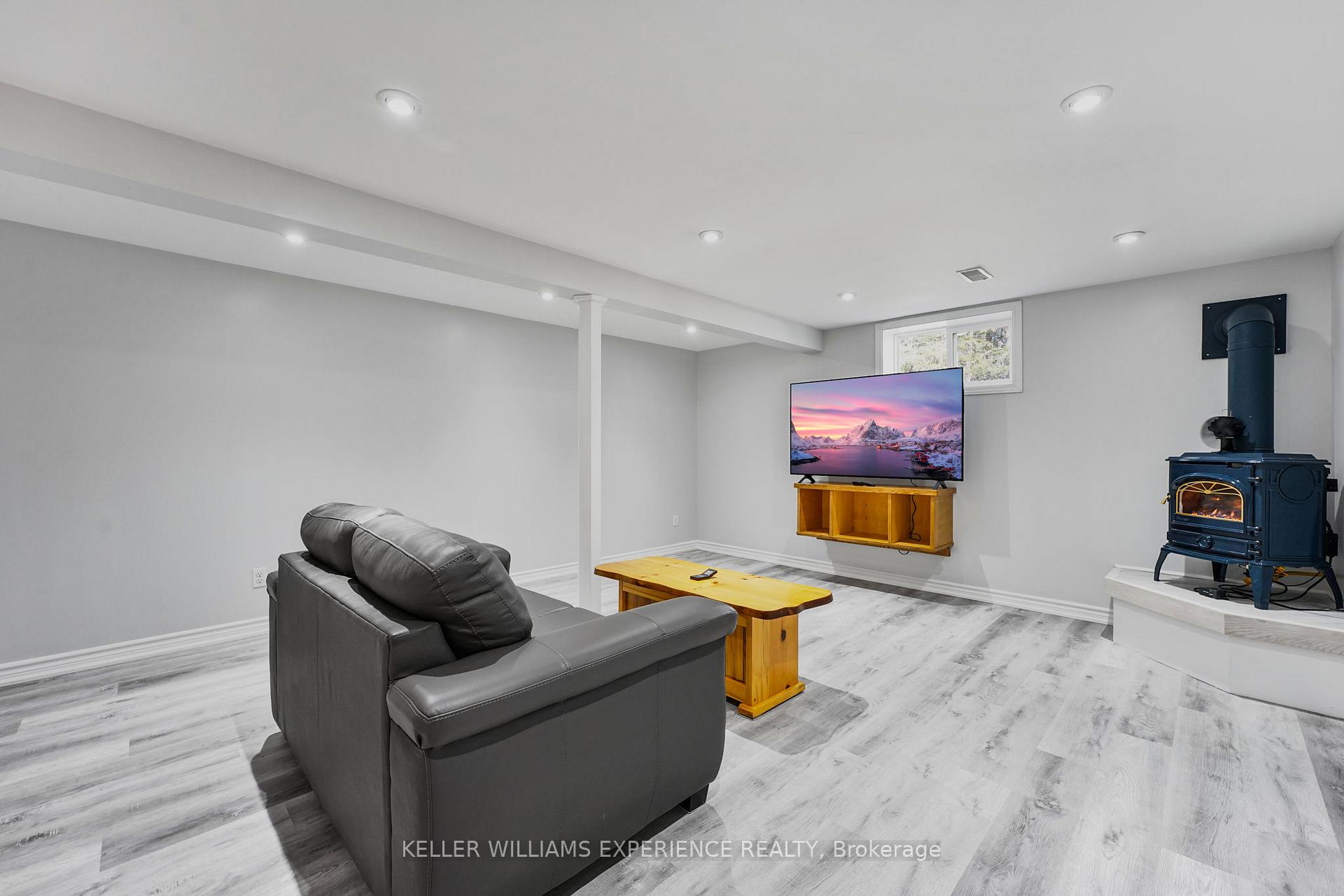 Photo 28 of 25 Lamers Crescent, Clearview, New Lowell — HOMEH