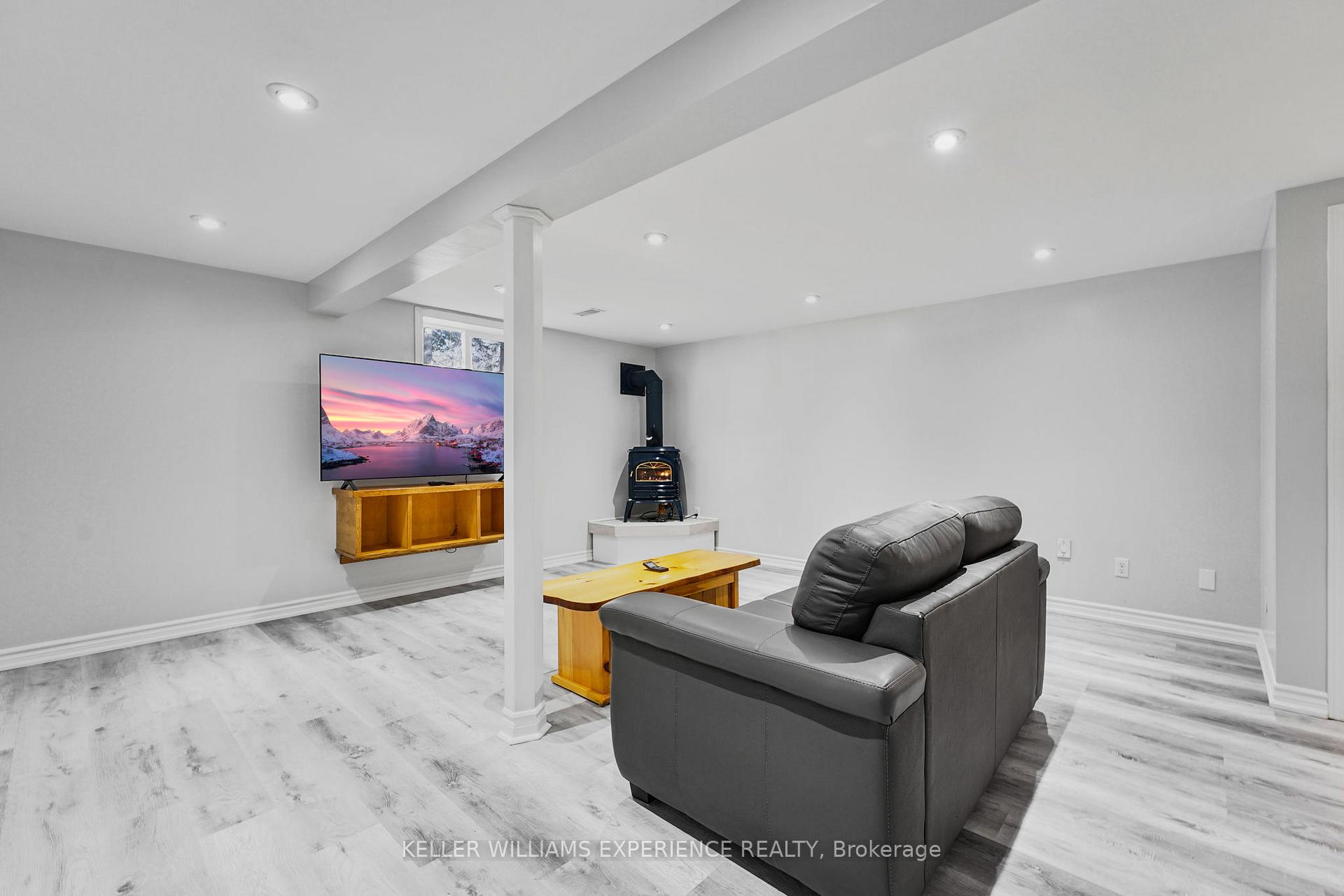 Photo 30 of 25 Lamers Crescent, Clearview, New Lowell — HOMEH