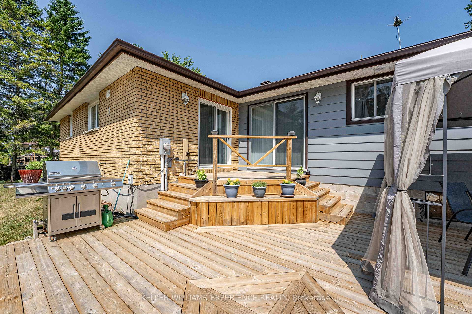 Photo 35 of 25 Lamers Crescent, Clearview, New Lowell — HOMEH