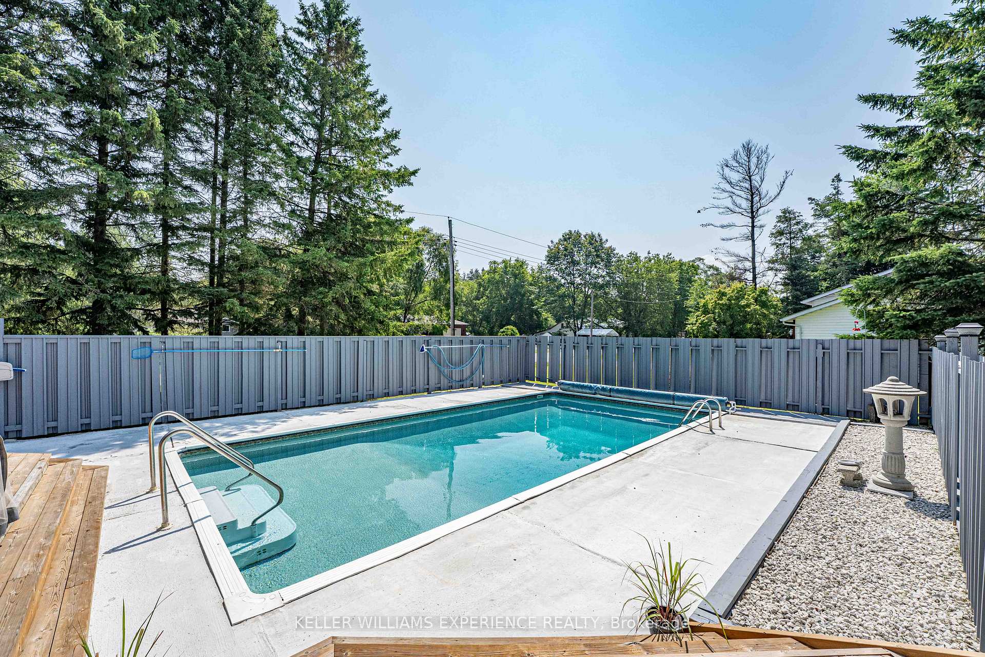 Photo 37 of 25 Lamers Crescent, Clearview, New Lowell — HOMEH