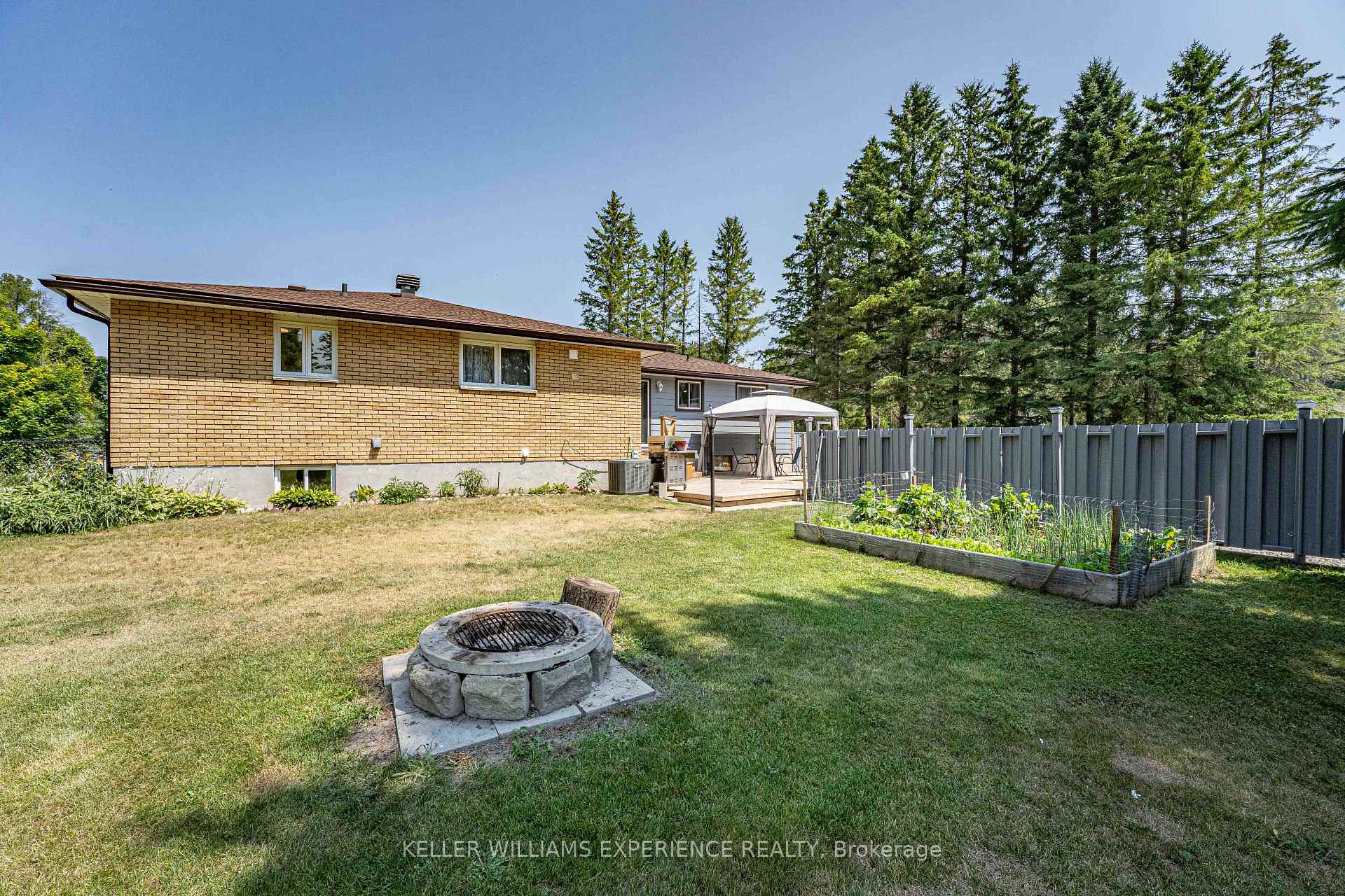 Photo 44 of 25 Lamers Crescent, Clearview, New Lowell — HOMEH