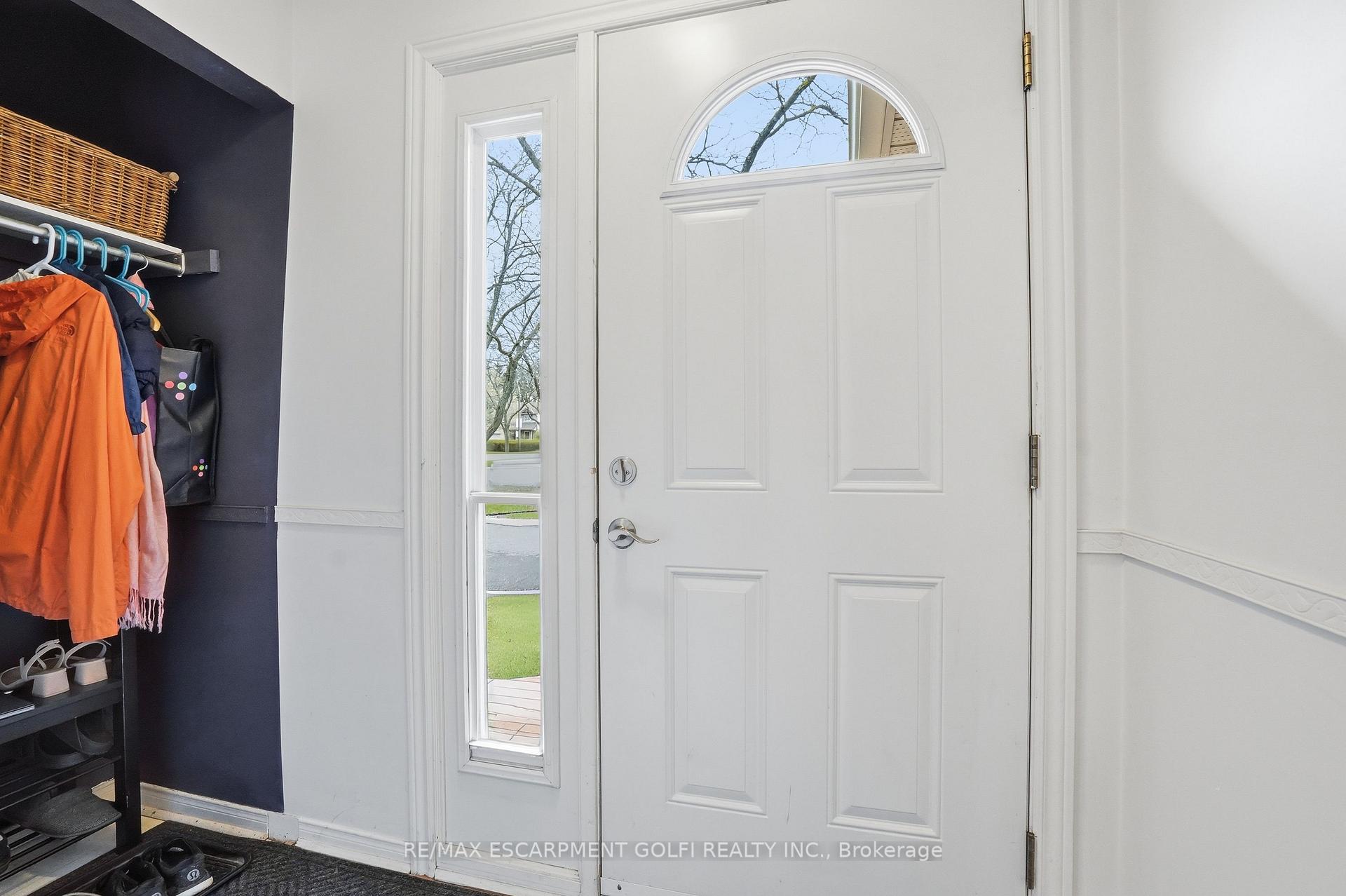 Photo 3 of Unit 6, 79 Braeheid Avenue, Hamilton, Waterdown — HOMEH