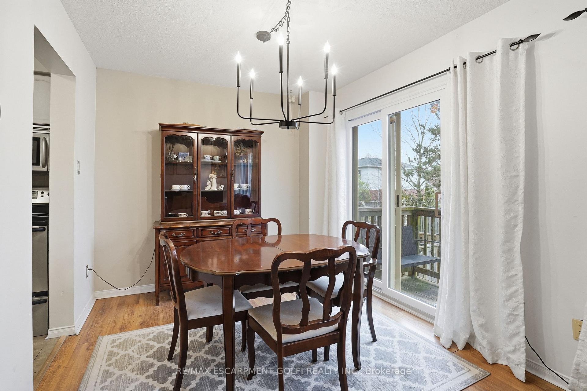 Photo 10 of Unit 6, 79 Braeheid Avenue, Hamilton, Waterdown — HOMEH