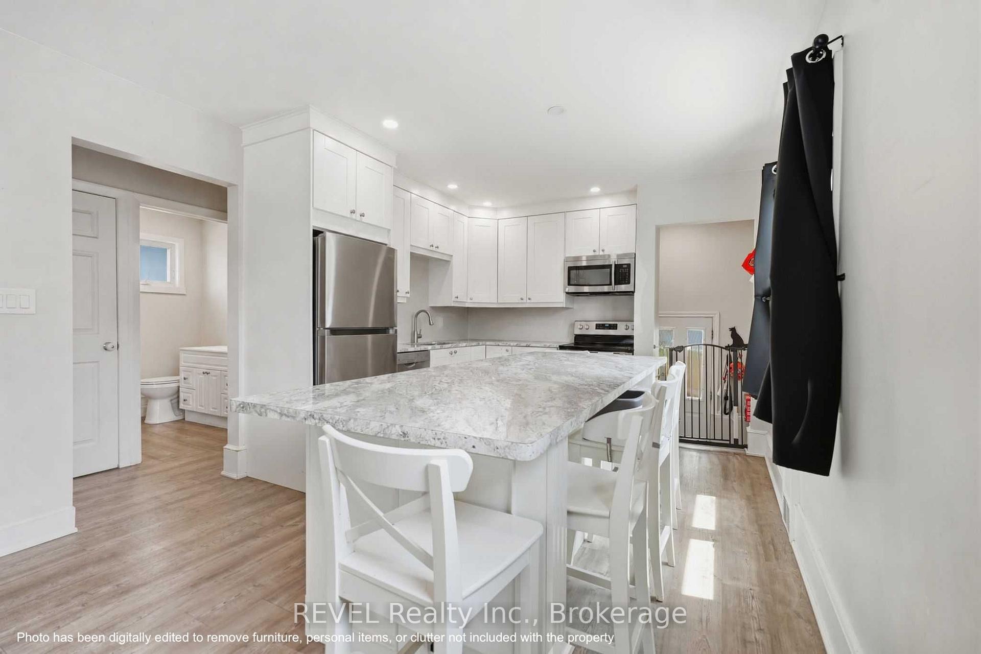 Photo 8 of 19 Leeper Street, St. Catharines, Western Hill — HOMEH