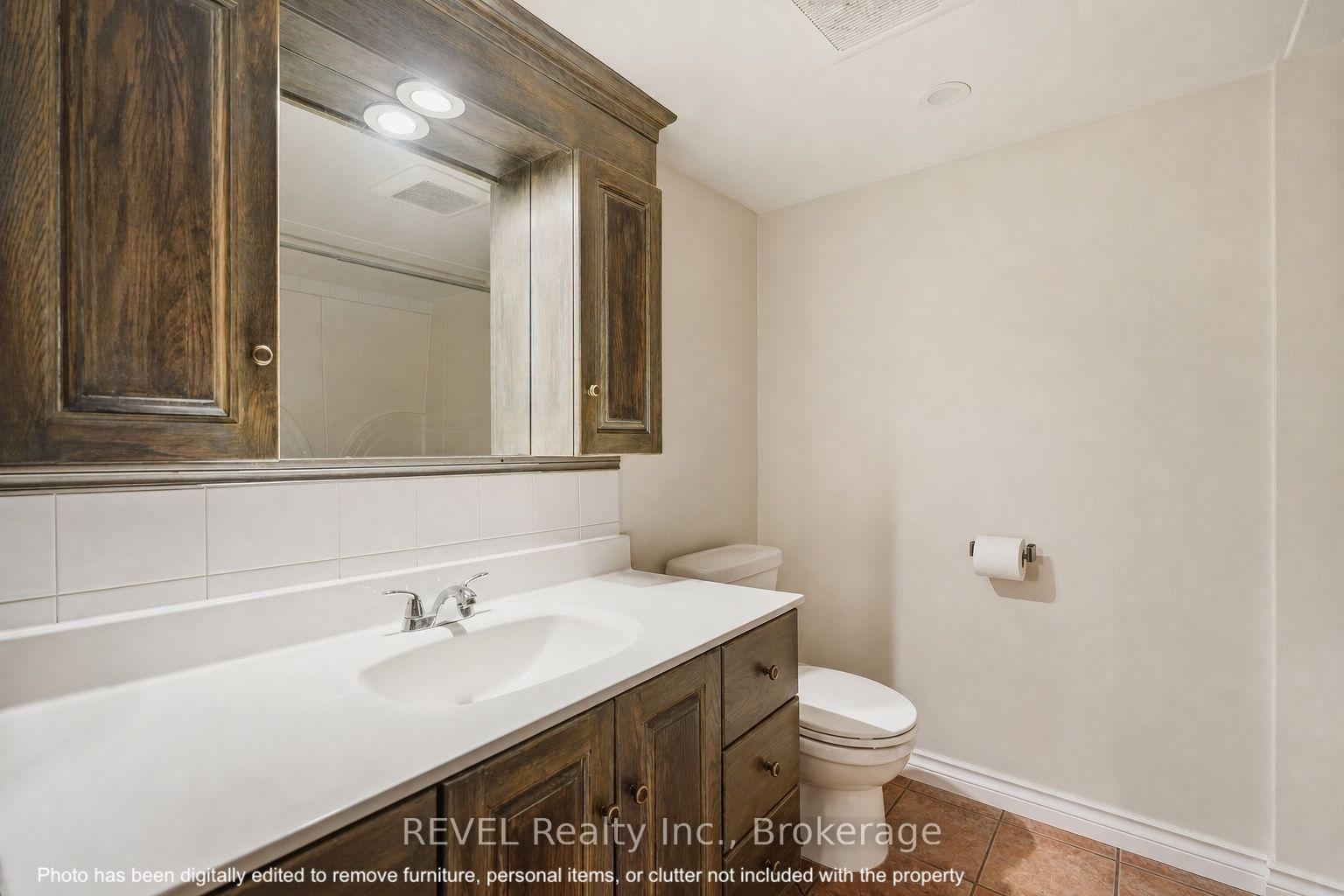 Photo 16 of 19 Leeper Street, St. Catharines, Western Hill — HOMEH