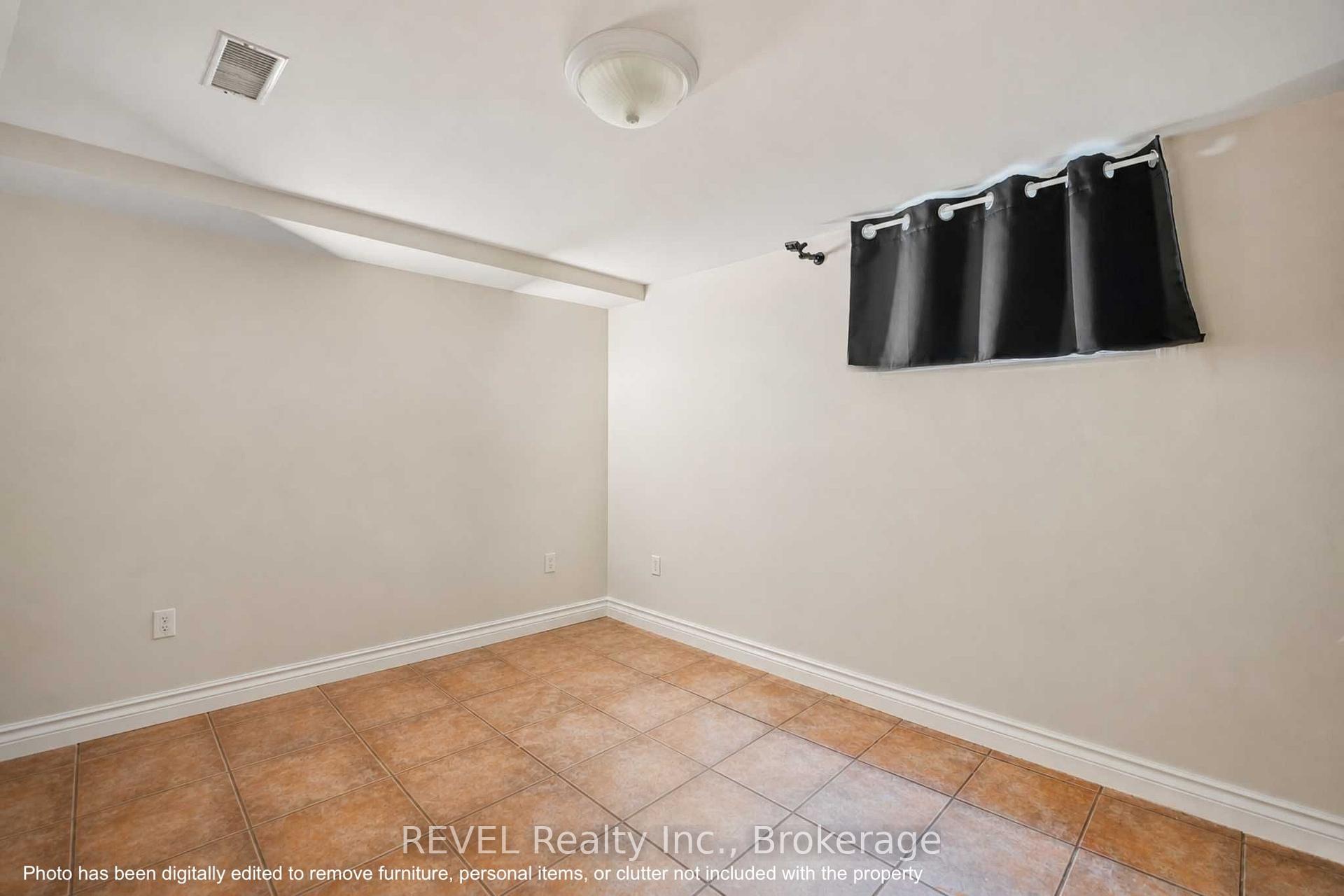 Photo 17 of 19 Leeper Street, St. Catharines, Western Hill — HOMEH