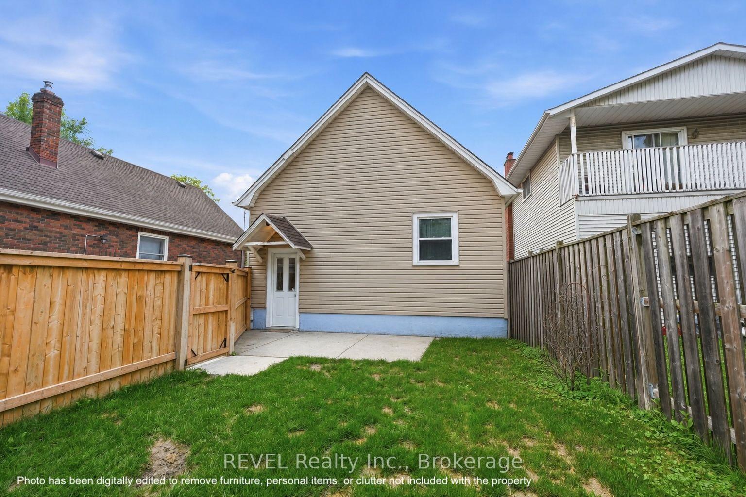 Photo 21 of 19 Leeper Street, St. Catharines, Western Hill — HOMEH