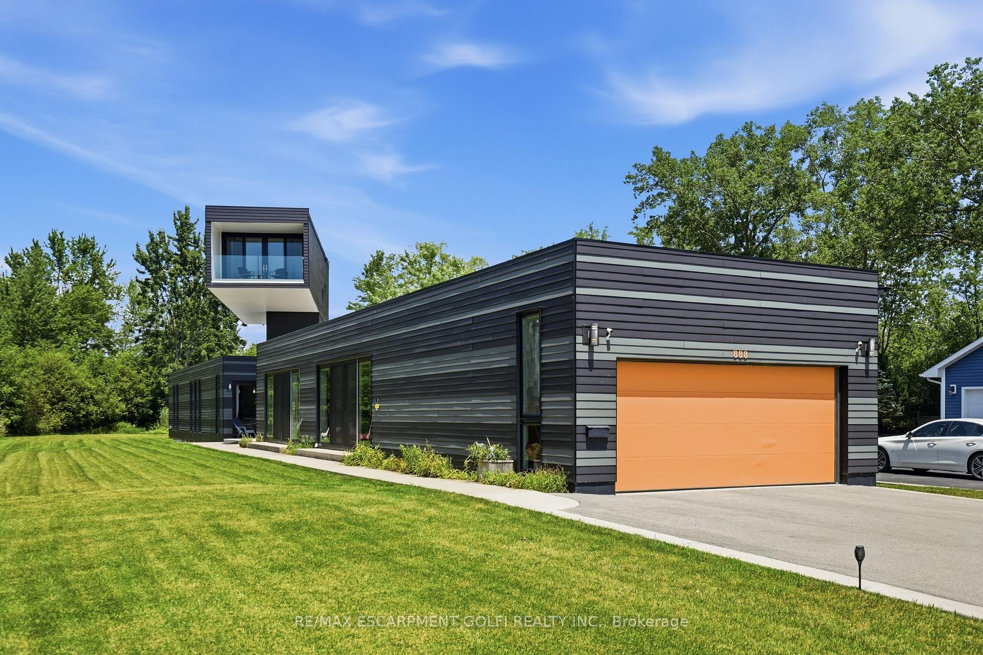 Photo of 888 Edgemere Road