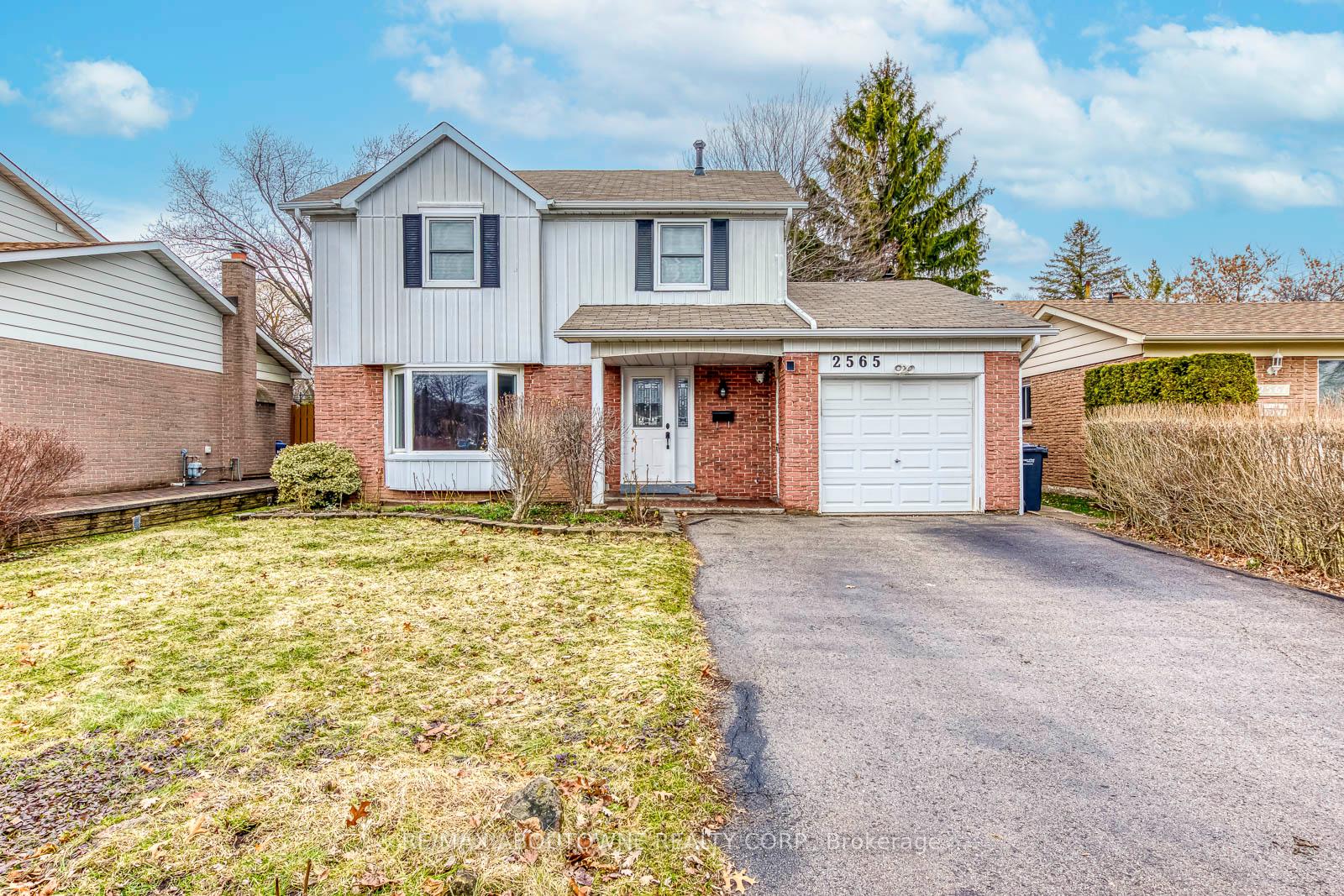 Photo 2 of 2565 Windjammer Road, Mississauga, Erin Mills — HOMEH