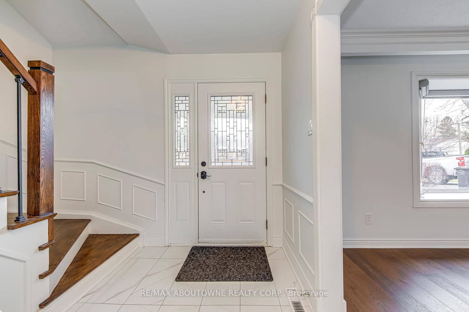 Photo 4 of 2565 Windjammer Road, Mississauga, Erin Mills — HOMEH