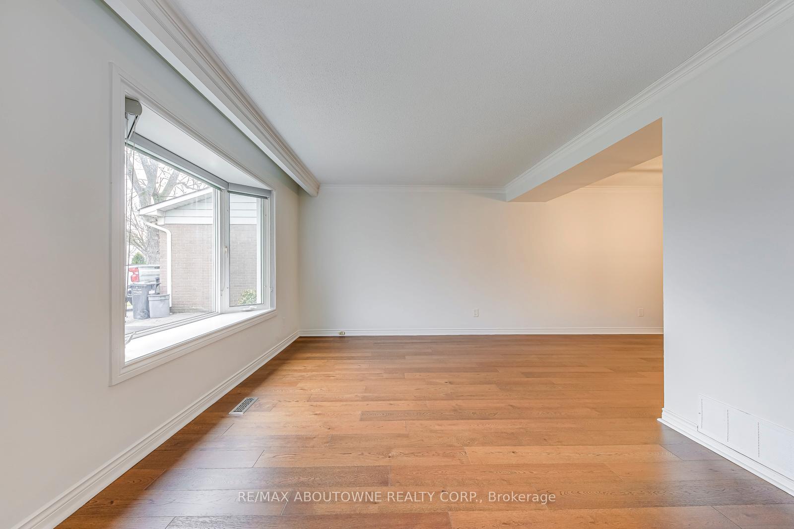 Photo 6 of 2565 Windjammer Road, Mississauga, Erin Mills — HOMEH
