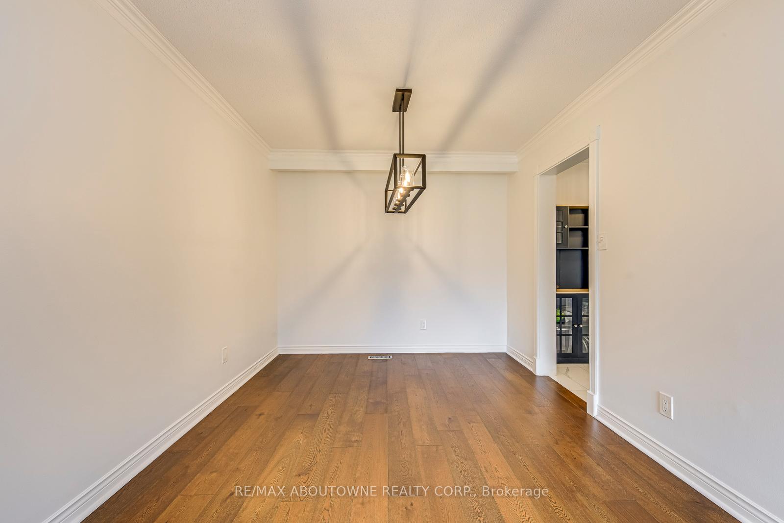 Photo 10 of 2565 Windjammer Road, Mississauga, Erin Mills — HOMEH