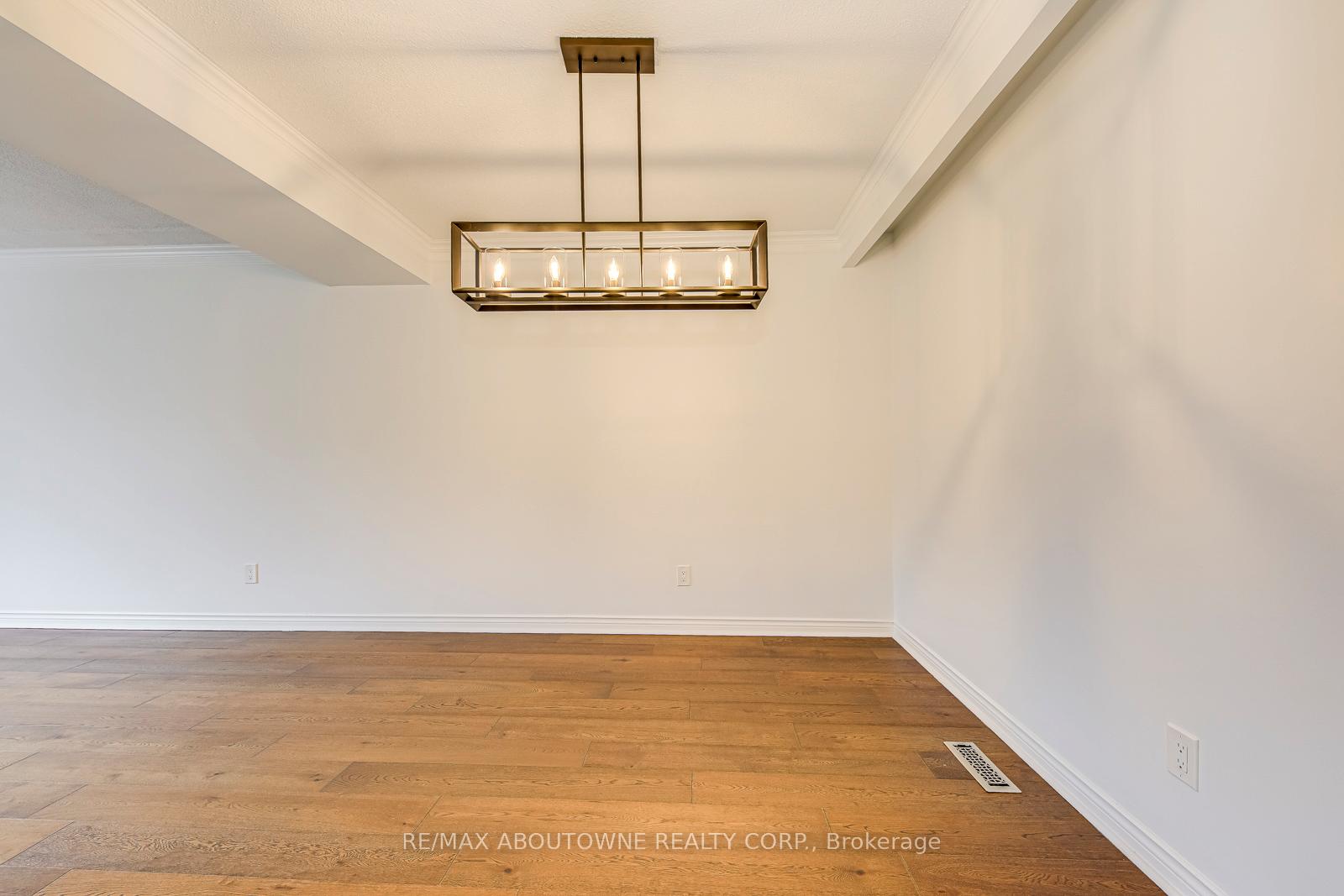 Photo 11 of 2565 Windjammer Road, Mississauga, Erin Mills — HOMEH