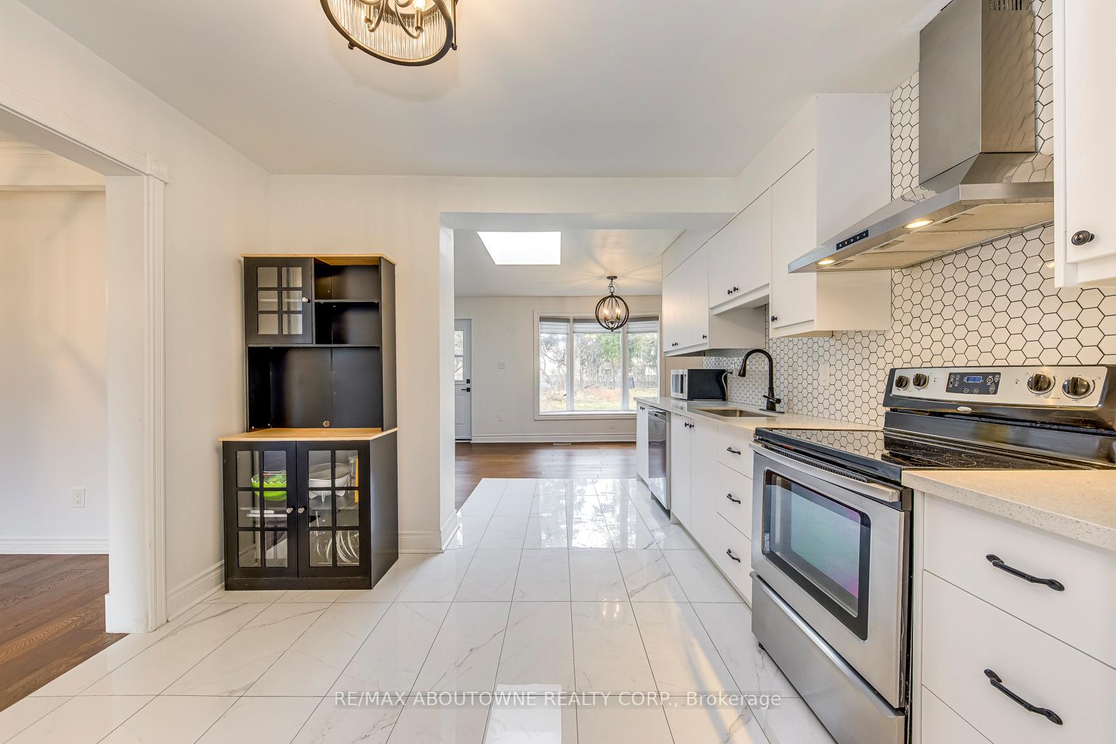 Photo 13 of 2565 Windjammer Road, Mississauga, Erin Mills — HOMEH