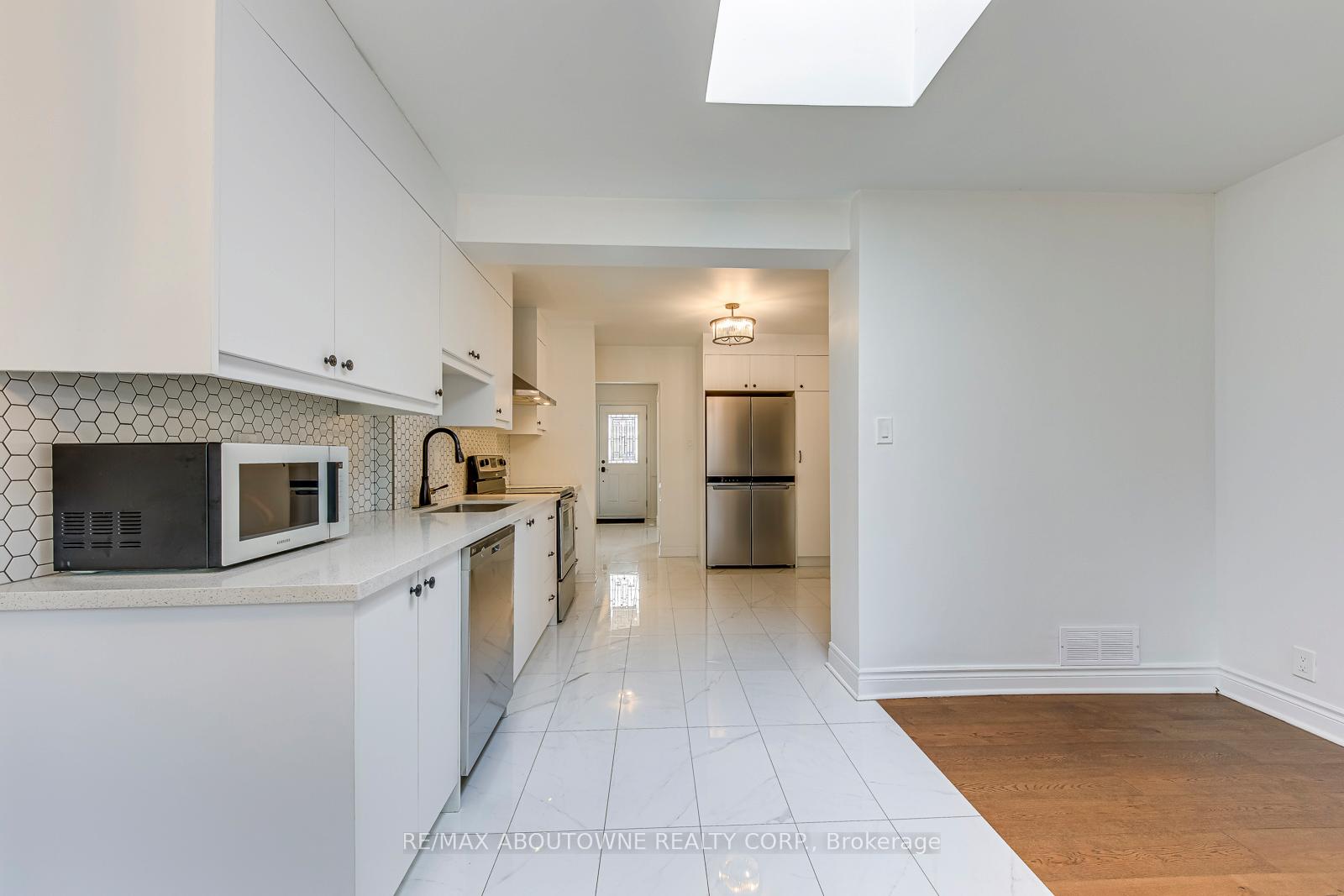 Photo 14 of 2565 Windjammer Road, Mississauga, Erin Mills — HOMEH