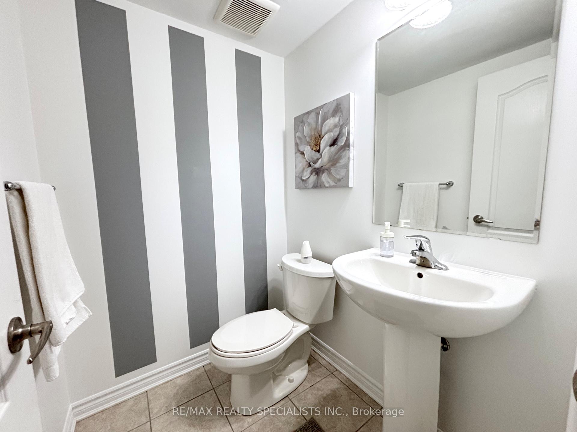 Photo 5 of 1578 Leblanc Court, Milton, Ford — HOMEH
