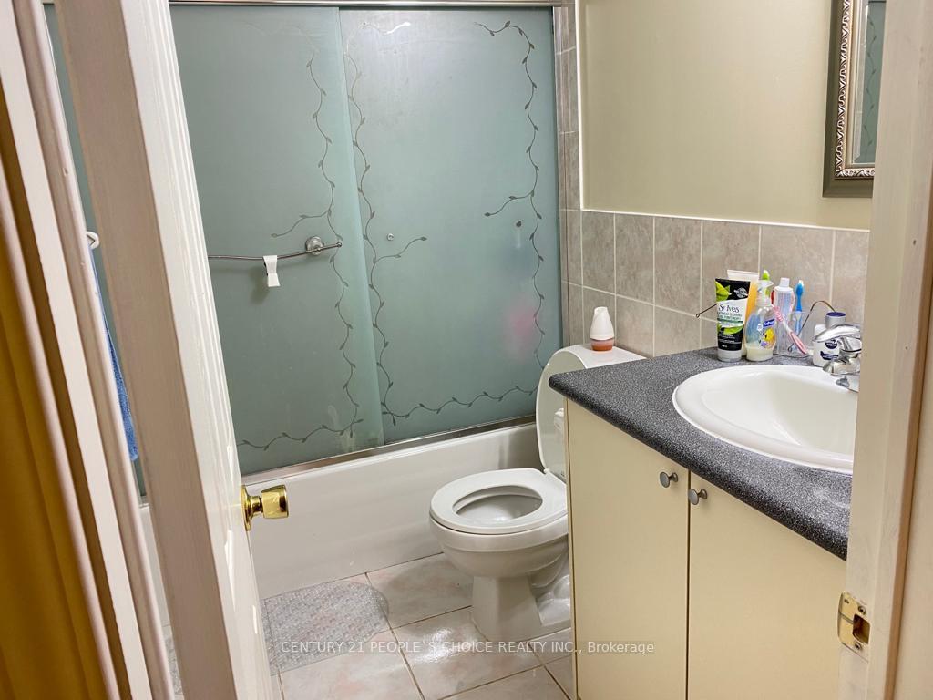 Photo 4 of Unit (Lower), 854 Knotty Pine Grove, Mississauga, Meadowvale Village — HOMEH