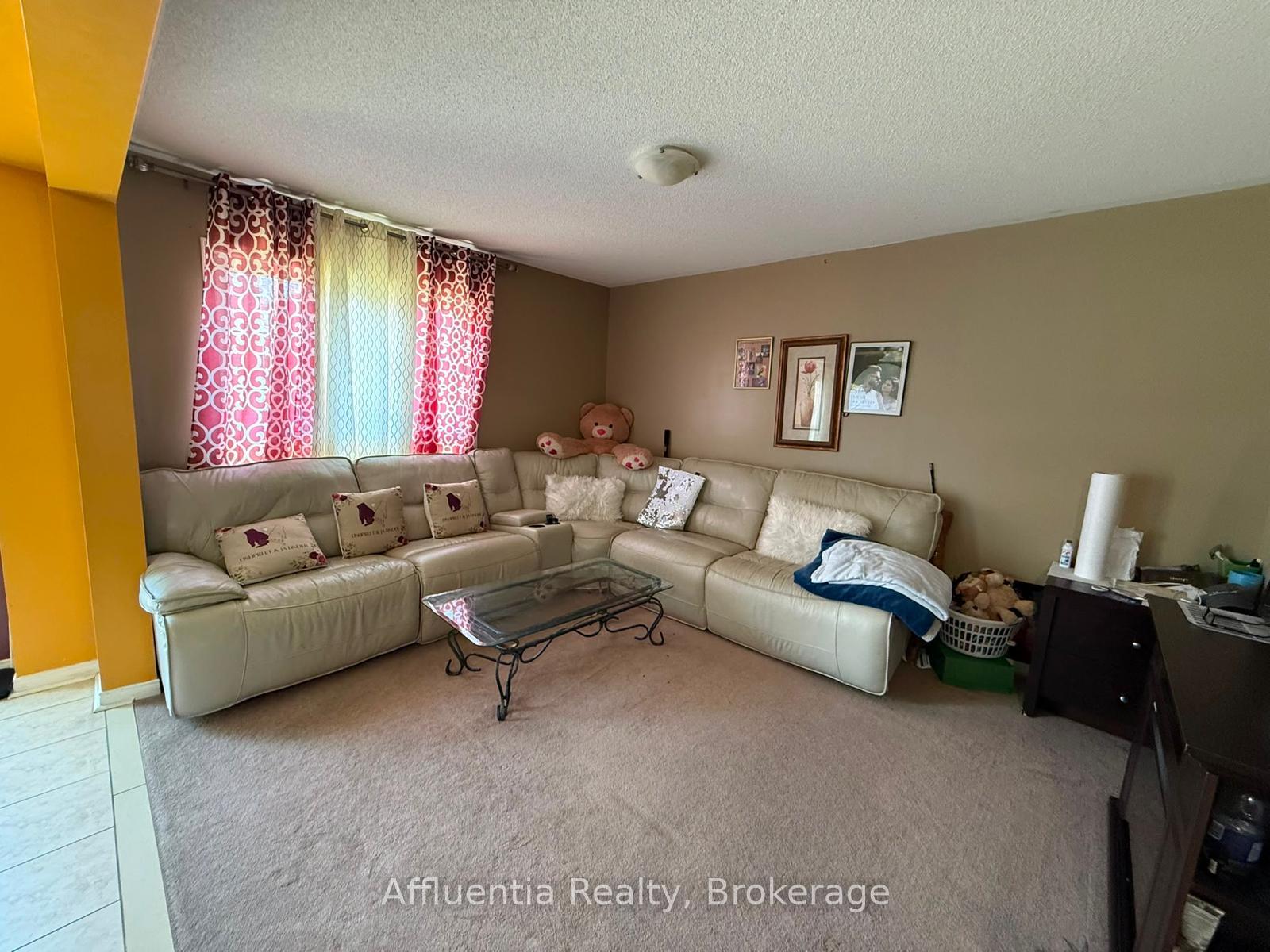 Photo 2 of 27 Ainley Road, Brampton, Fletcher's Meadow — HOMEH