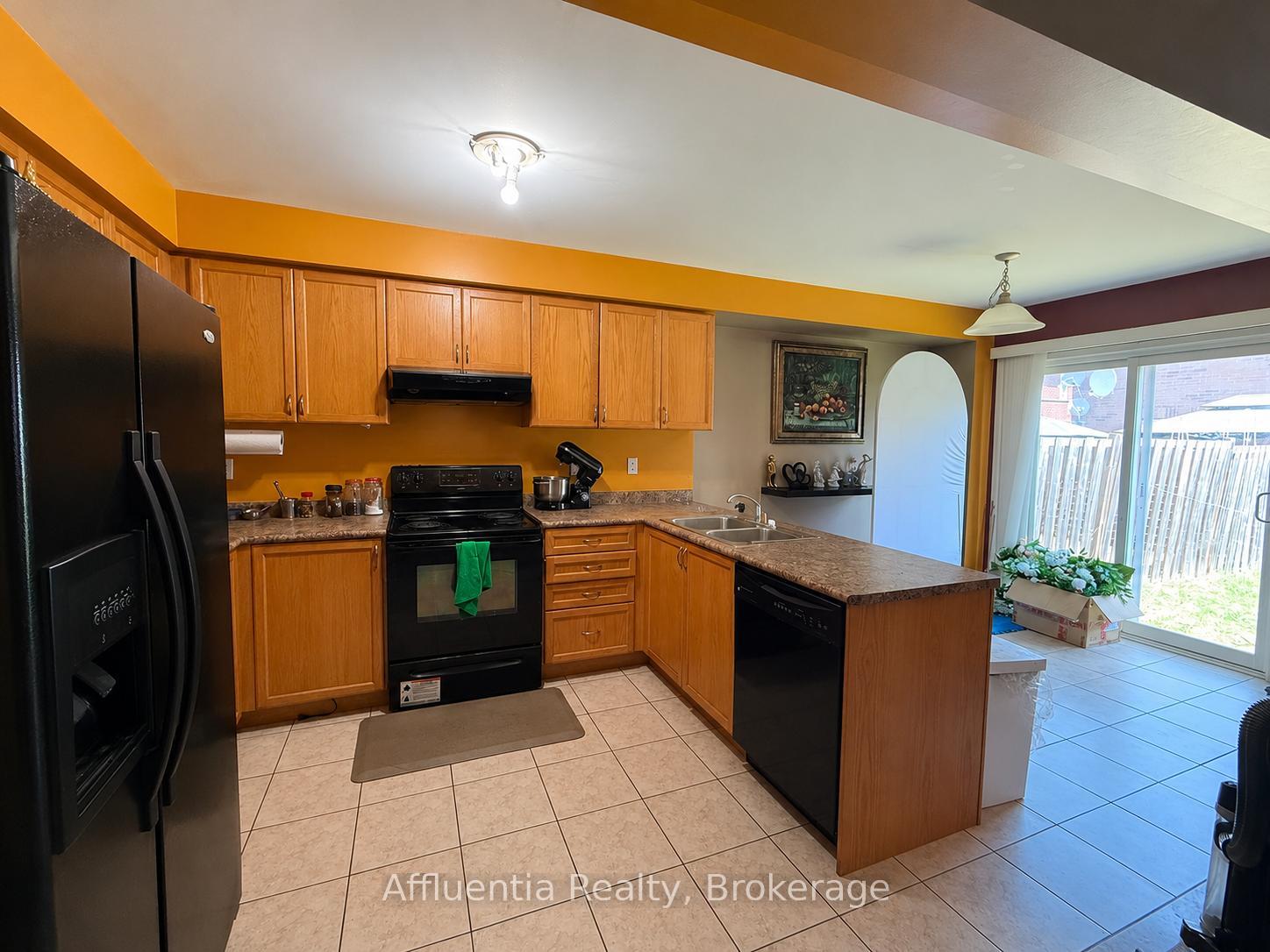 Photo 5 of 27 Ainley Road, Brampton, Fletcher's Meadow — HOMEH