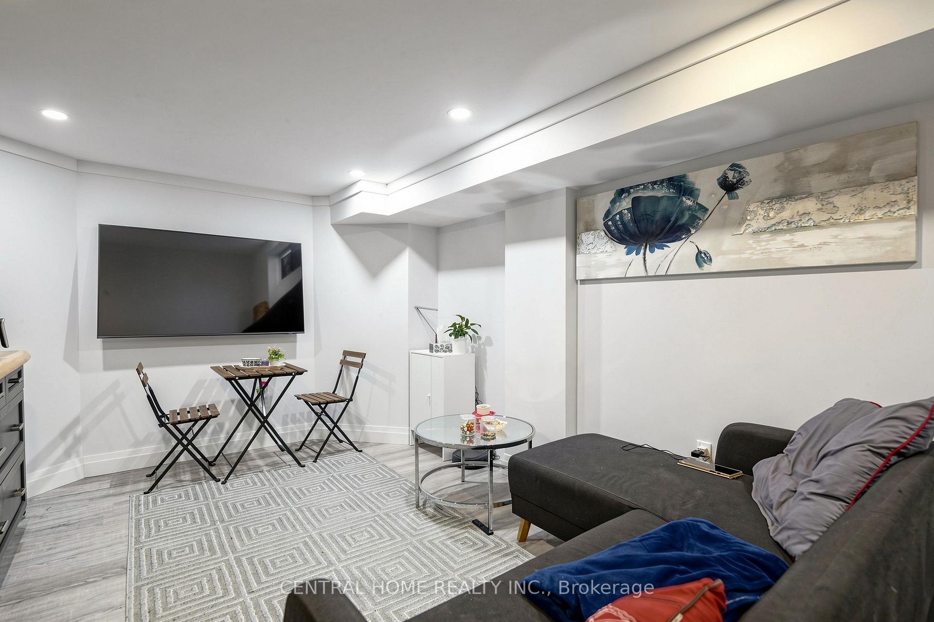 Photo 9 of Unit BASEMENT UNIT 2, 307 Alex Doner Drive, Newmarket, Glenway Estates — HOMEH