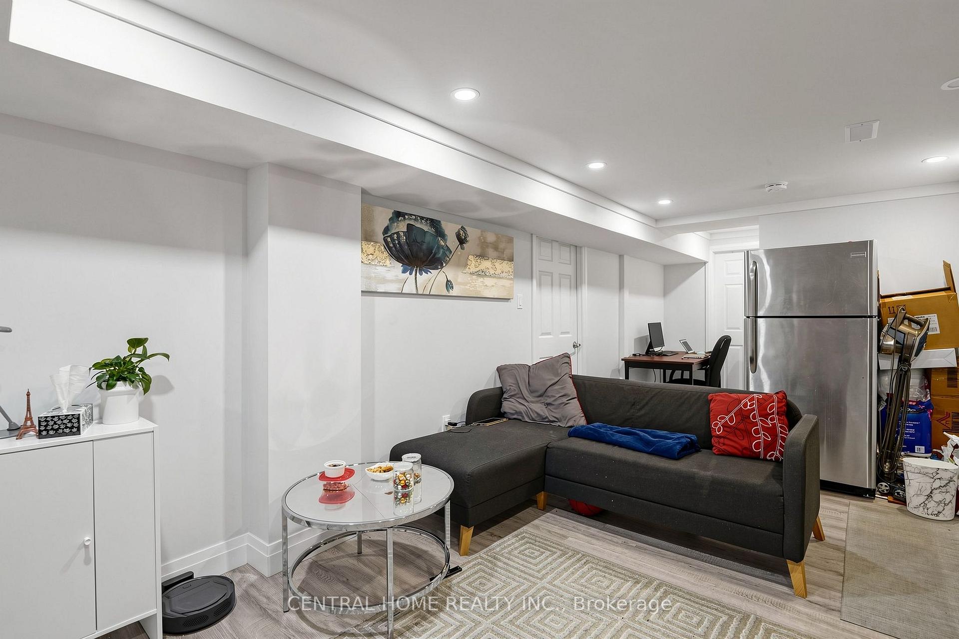 Photo 11 of Unit BASEMENT UNIT 2, 307 Alex Doner Drive, Newmarket, Glenway Estates — HOMEH