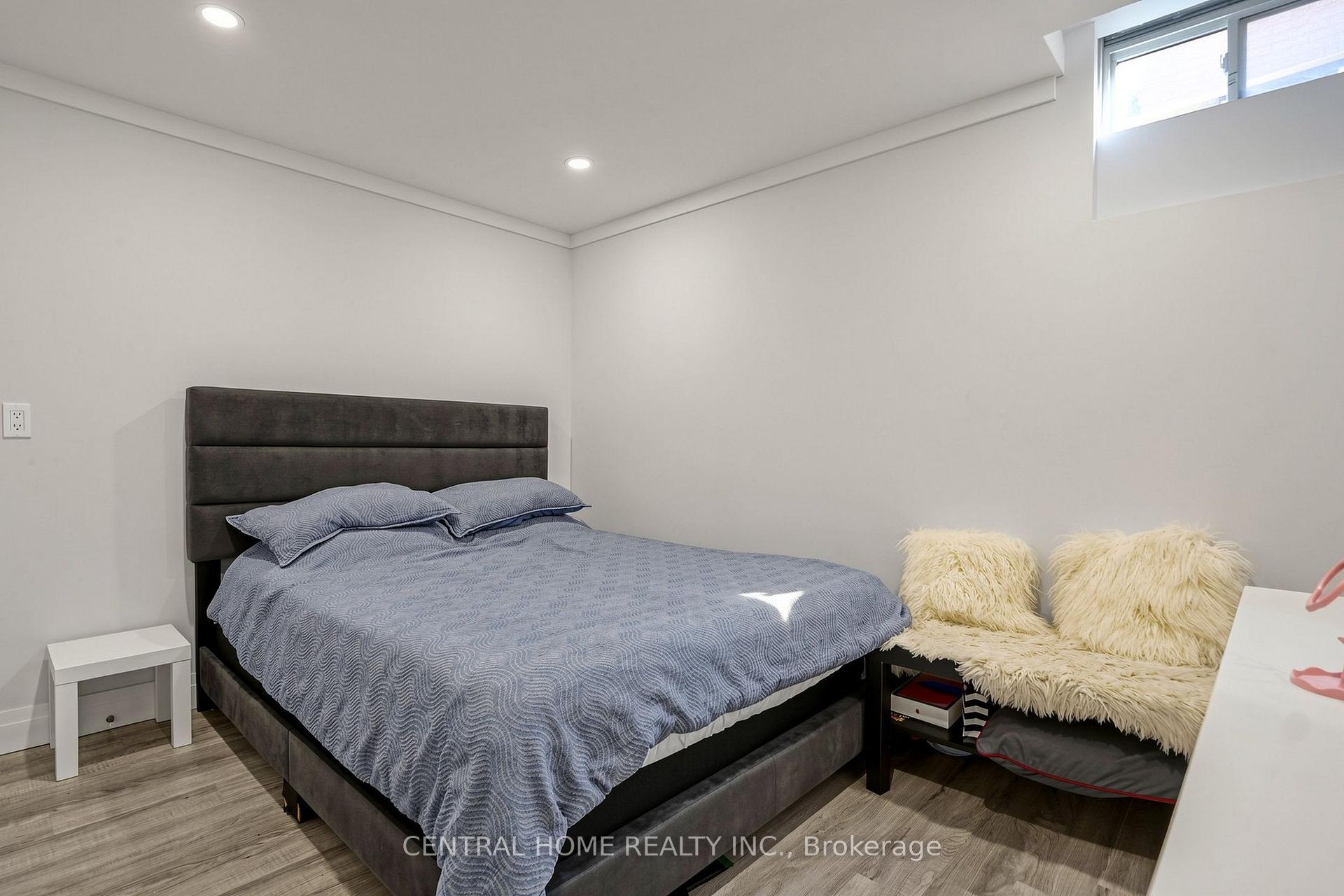 Photo 12 of Unit BASEMENT UNIT 2, 307 Alex Doner Drive, Newmarket, Glenway Estates — HOMEH
