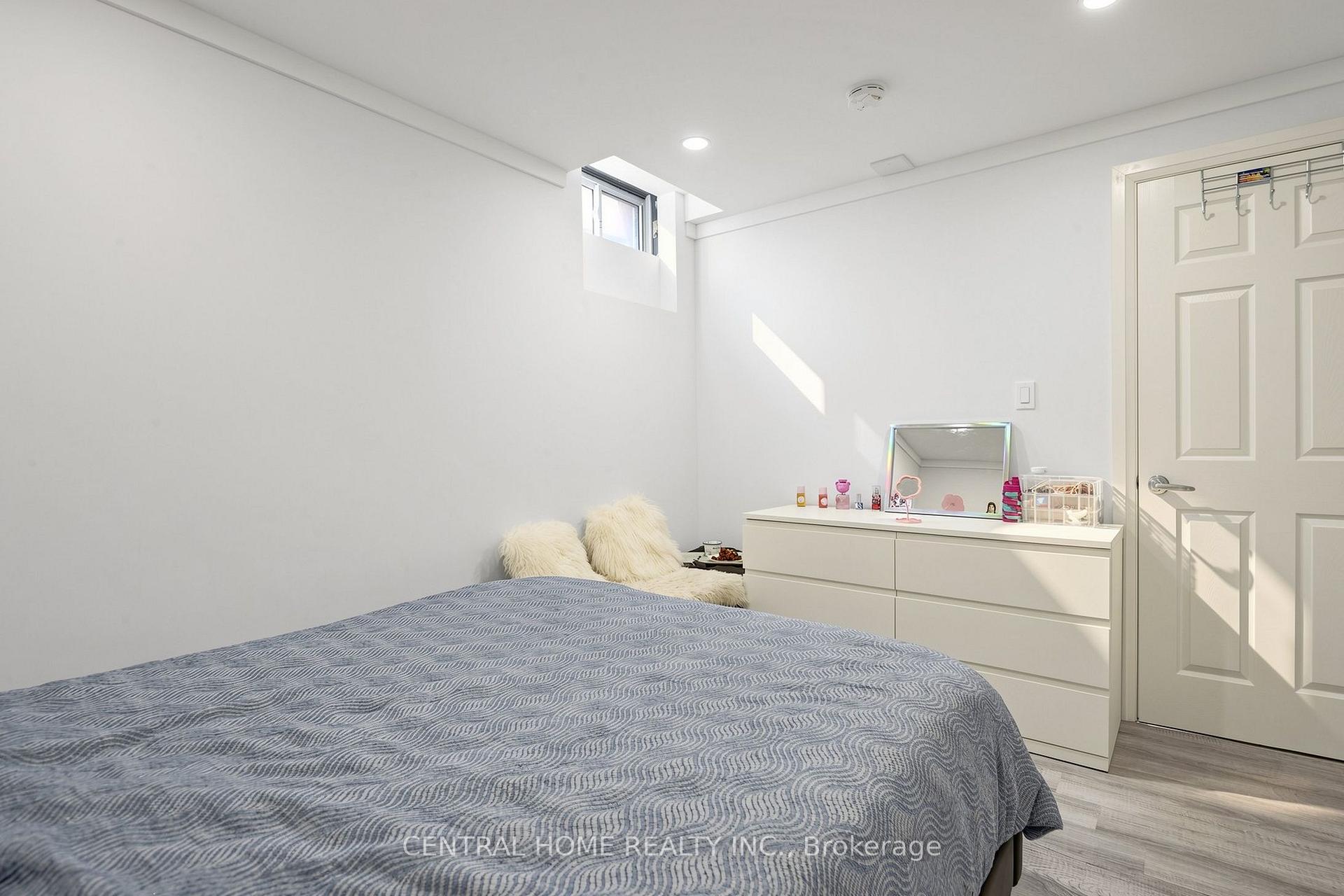 Photo 13 of Unit BASEMENT UNIT 2, 307 Alex Doner Drive, Newmarket, Glenway Estates — HOMEH