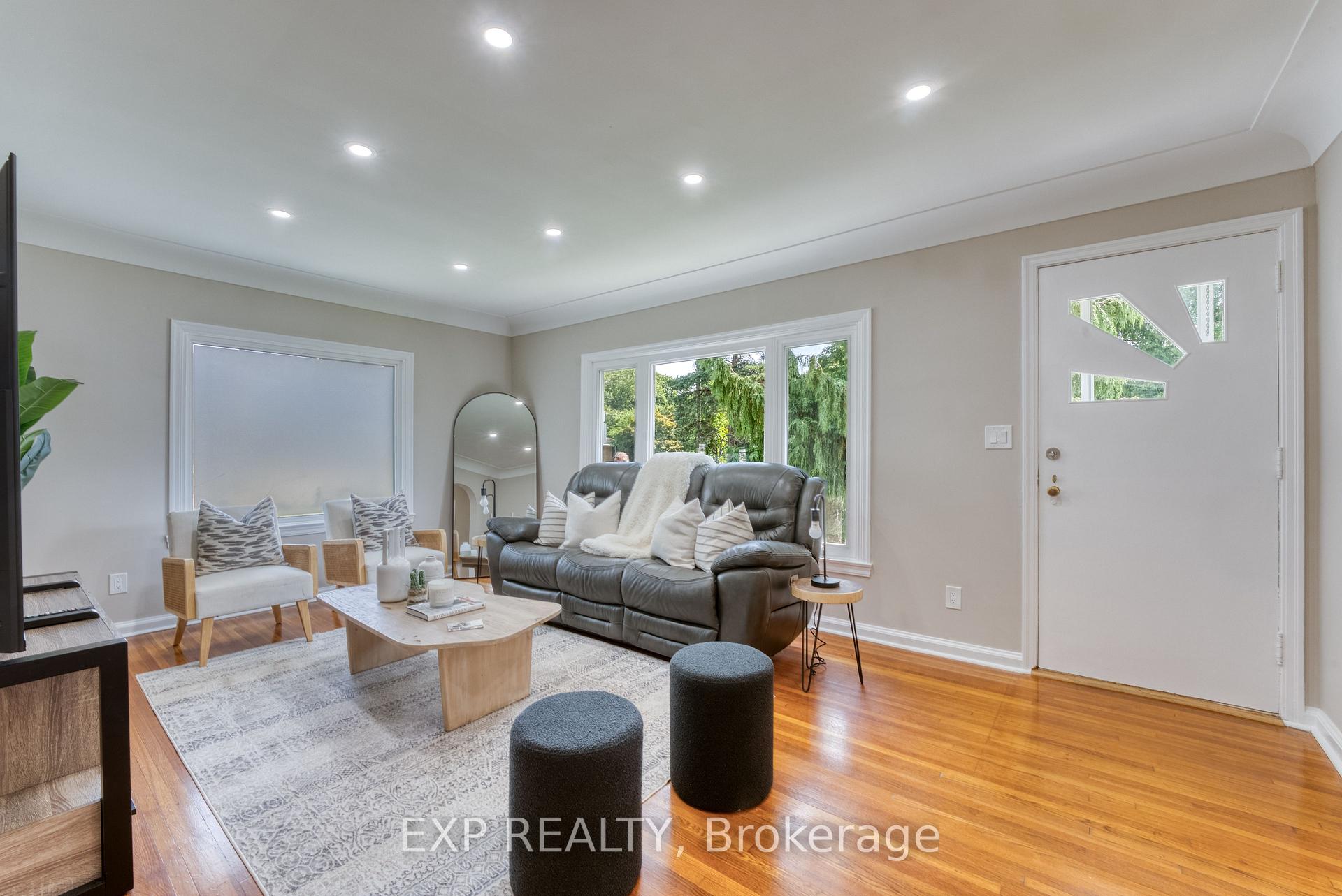 Photo 3 of 791 Scofield Avenue, Windsor — HOMEH
