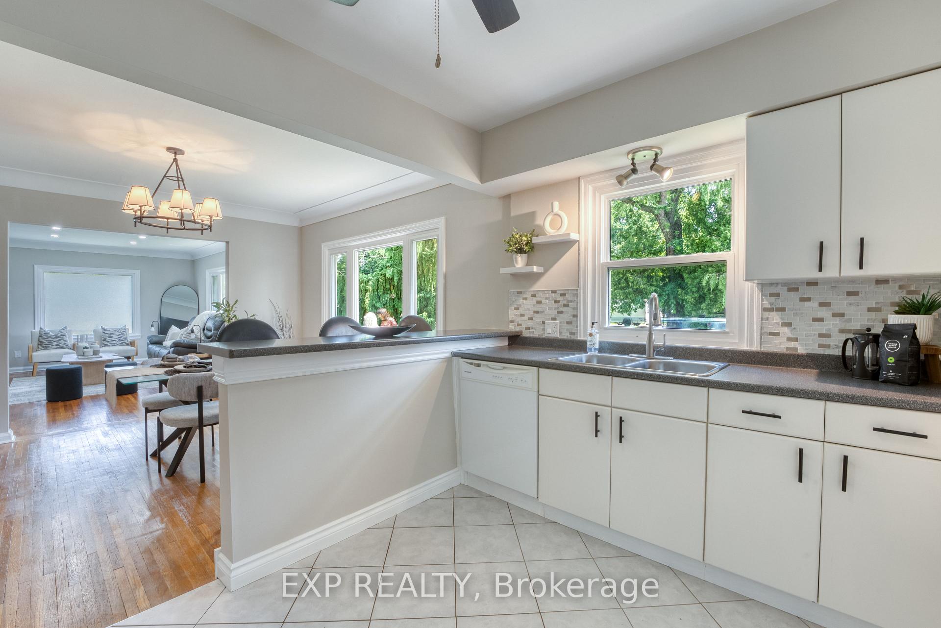 Photo 12 of 791 Scofield Avenue, Windsor — HOMEH