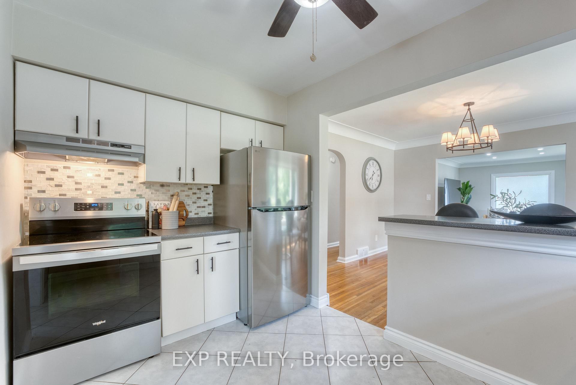 Photo 13 of 791 Scofield Avenue, Windsor — HOMEH