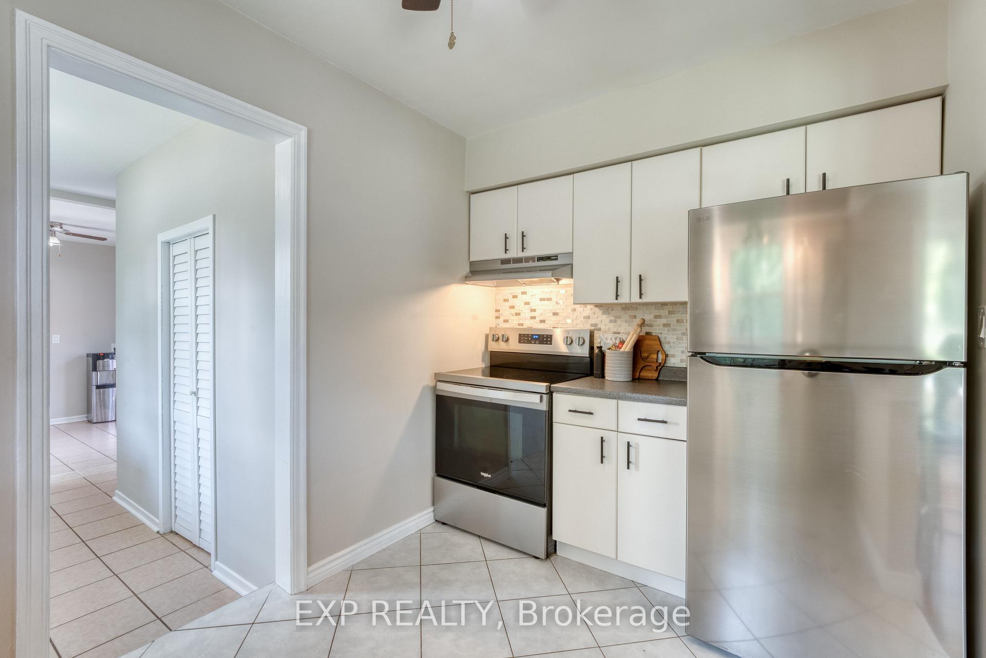 Photo 14 of 791 Scofield Avenue, Windsor — HOMEH