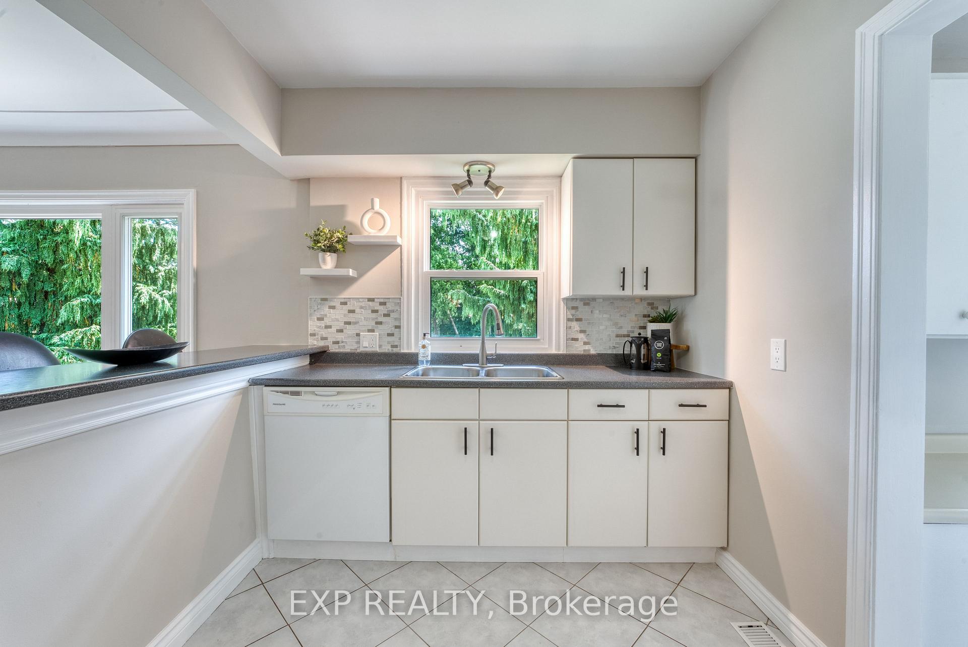 Photo 16 of 791 Scofield Avenue, Windsor — HOMEH